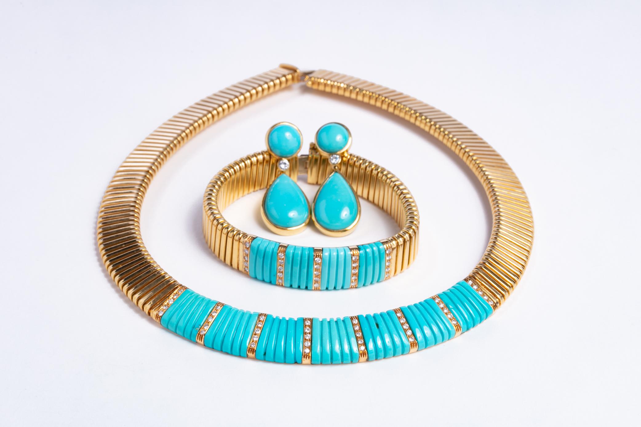 18 Karat Yellow Gold and Turquoise Necklace, Bracelet and Earrings 5