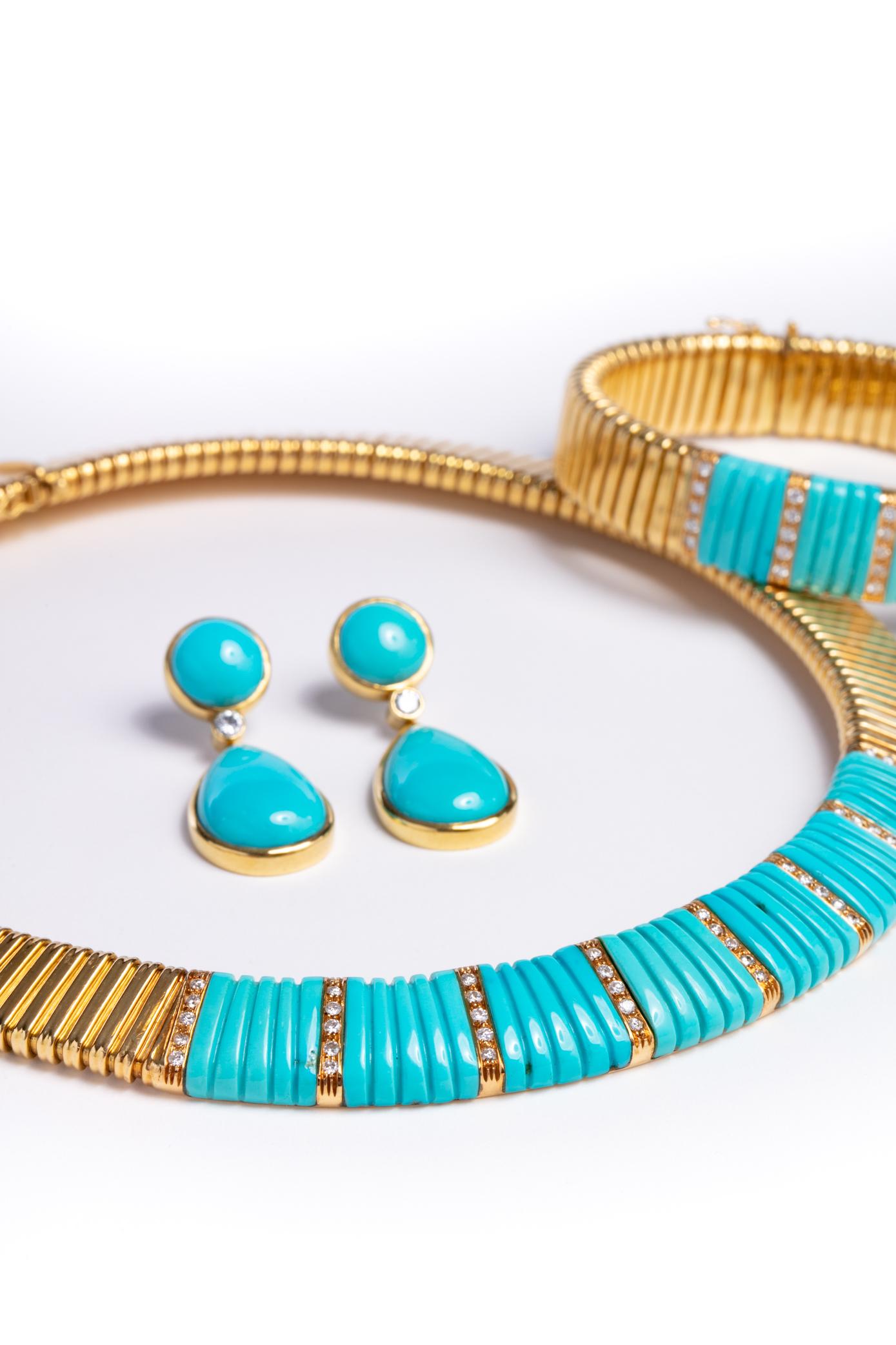 18 Karat Yellow Gold and Turquoise Necklace, Bracelet and Earrings 1