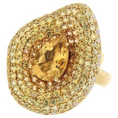 Bague « Fleur d'Arum » en or jaune 18 carats, saphirs et diamants taille goutte d'eau