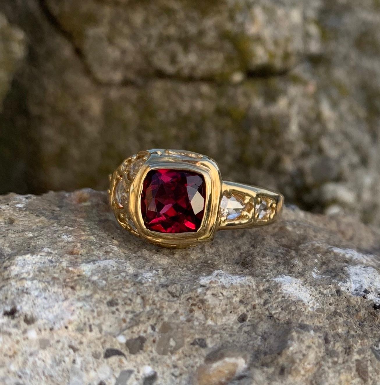 18kt Yellow Gold Asymmetrical Cushion Garnet Ring with White Rose Cut Diamonds For Sale 1