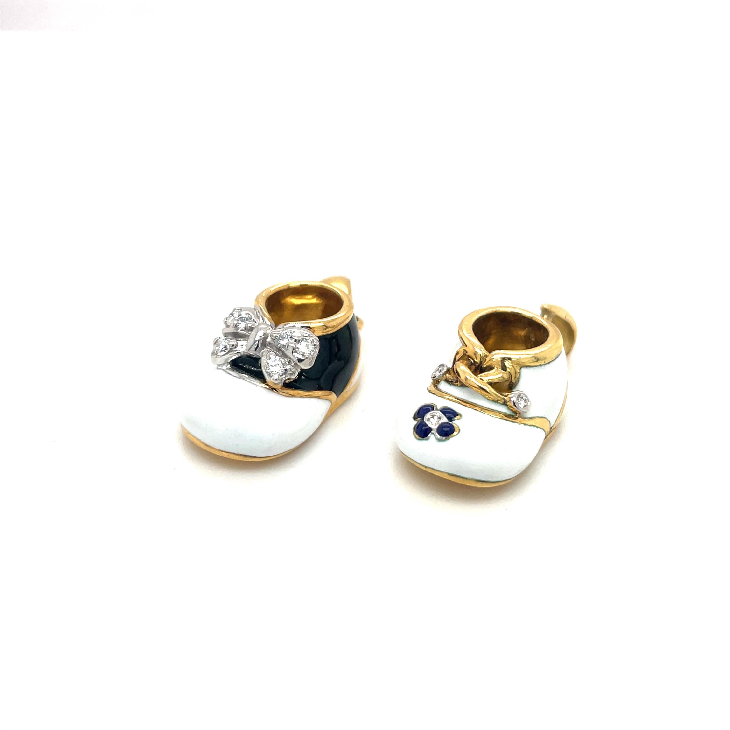 Women's or Men's 18KT Yellow Gold Baby Shoe Black & White Enamel with 0.12Ct Diamond Bow For Sale
