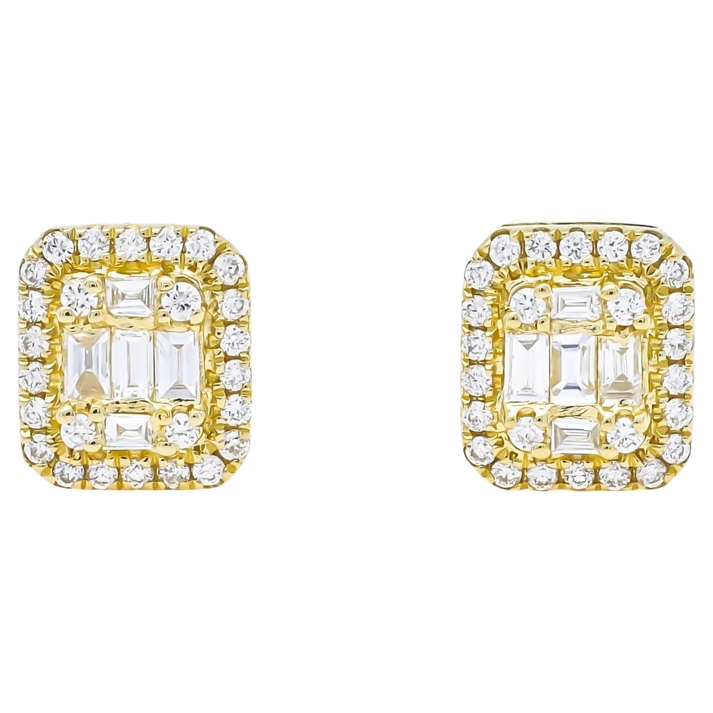 18 Kt Yellow Gold Baguette Diamonds Halo Cluster Emerald Illusion Stud Earrings For Sale