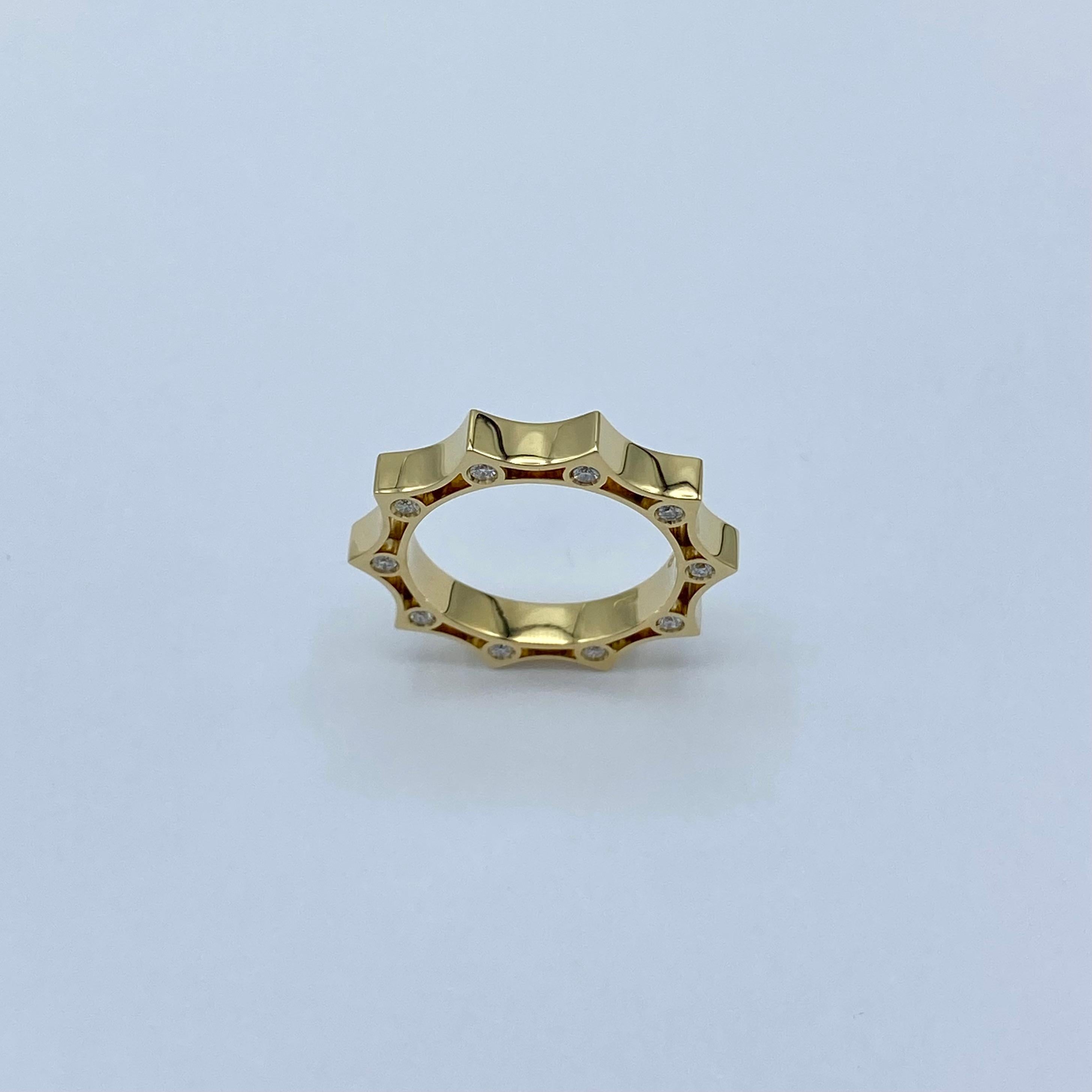 Women's or Men's 18kt Yellow Gold Band Ring 0.30 Ct White Diamond Made in Italy For Sale