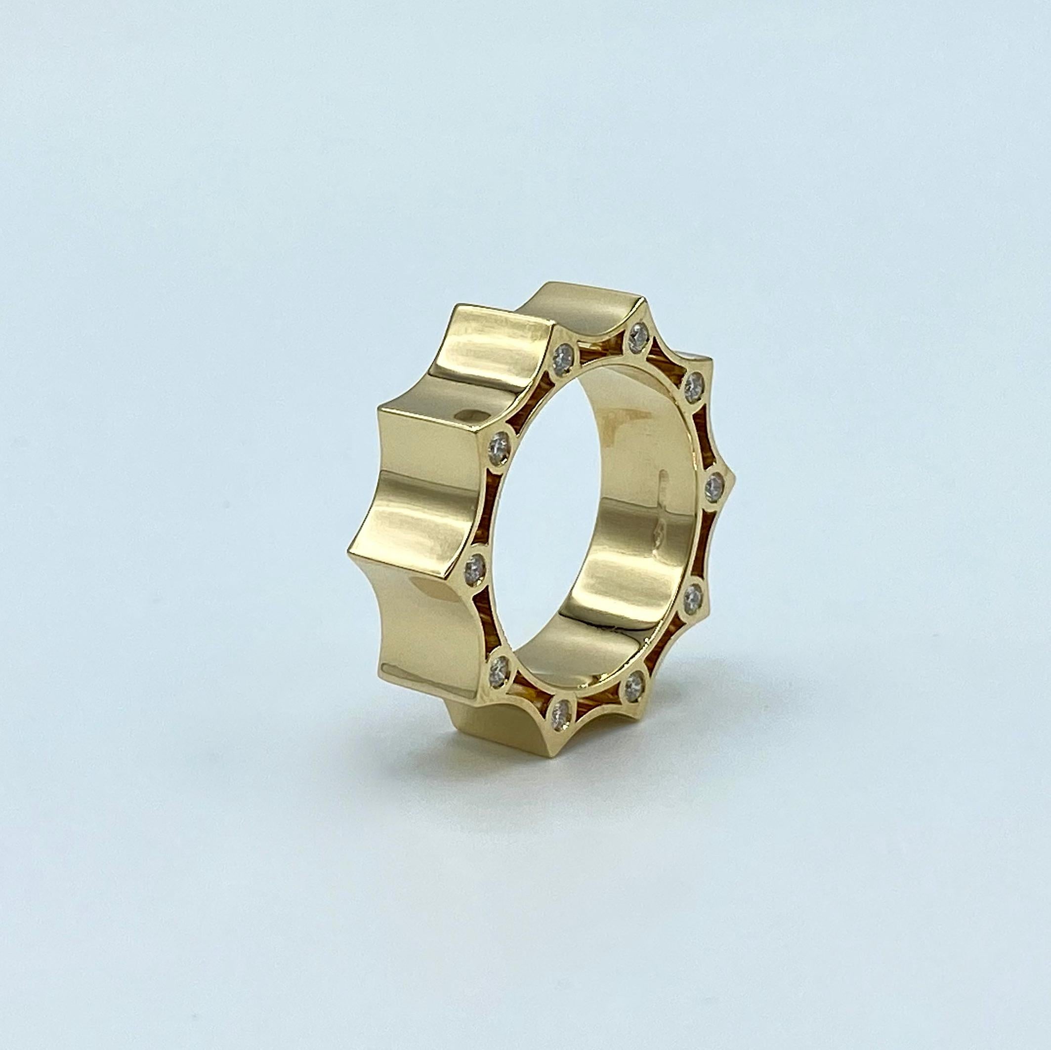 Bague à anneau en or jaune 18 carats avec diamant blanc 0,31 carat, fabriquée en Italie Neuf - En vente à Bussolengo, Verona