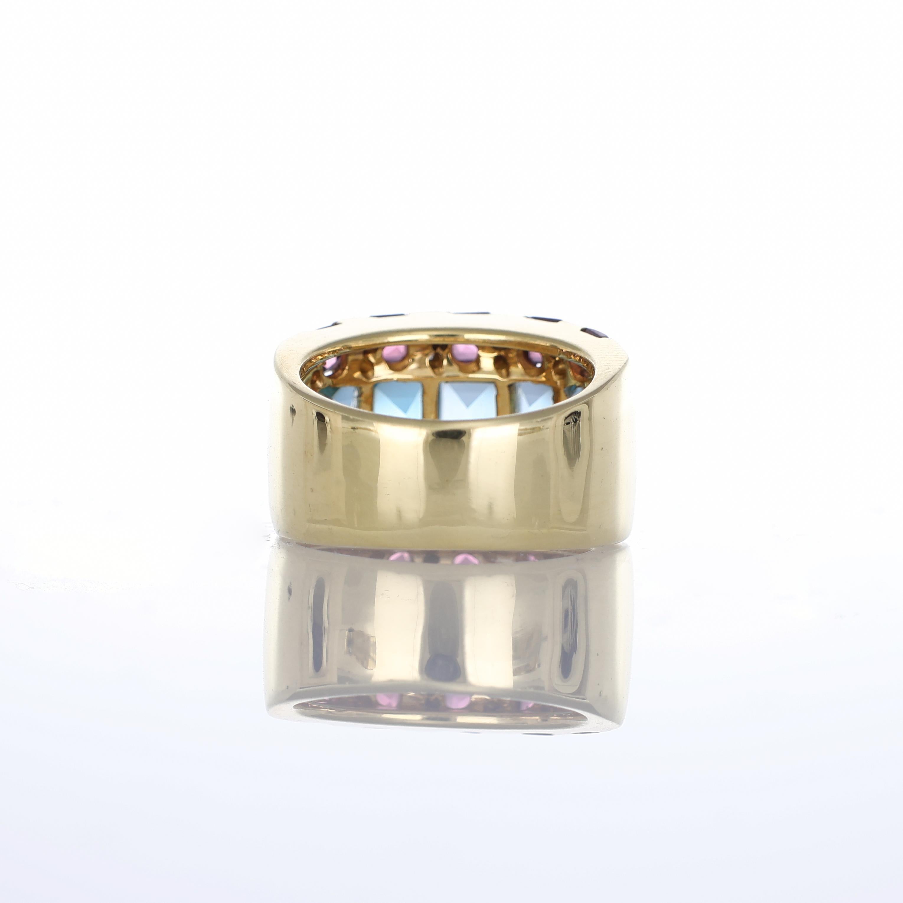 Bague en or jaune 18 carats avec topazes bleues, rhodolites et diamants Unisexe en vente