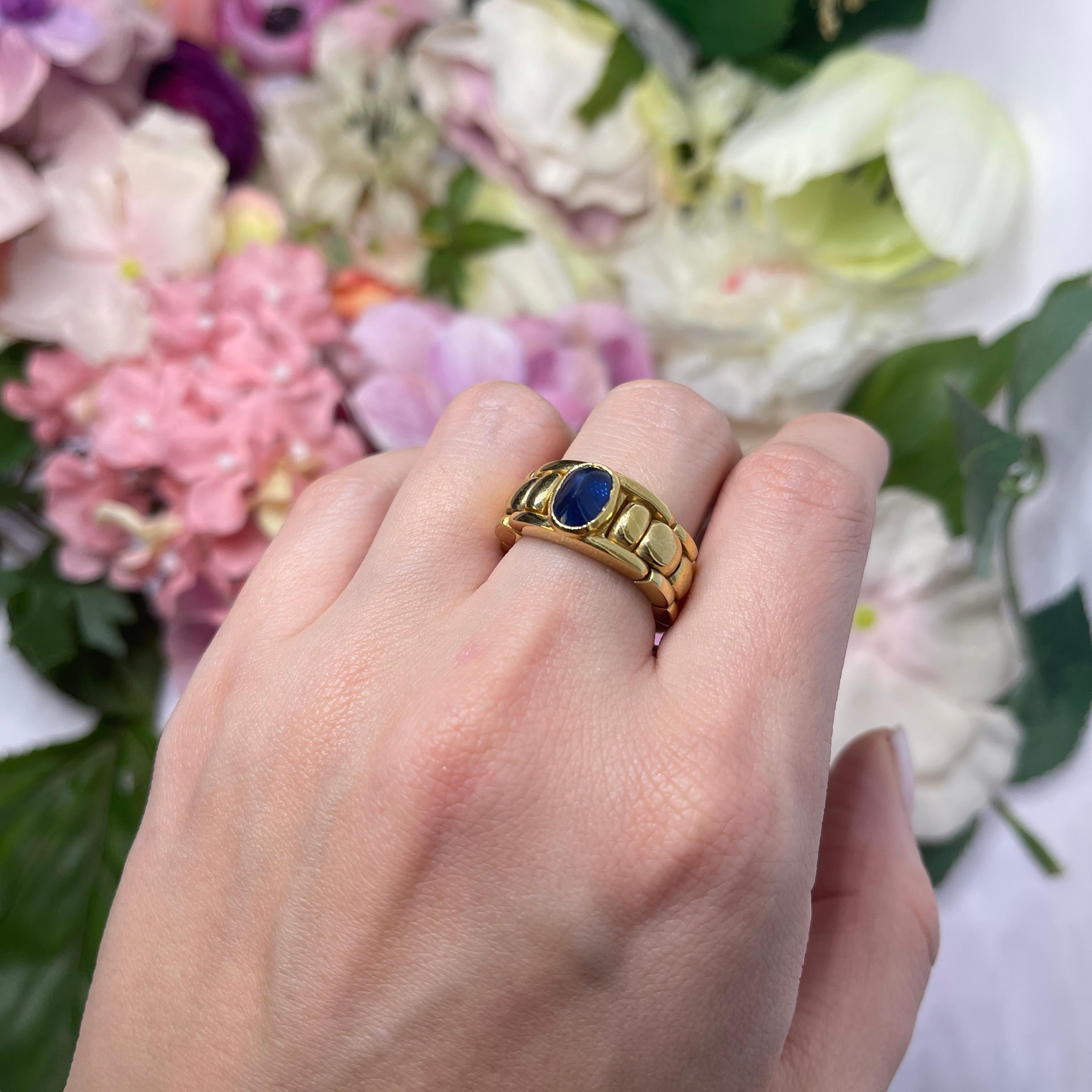 18kt Yellow Gold Band Ring with Central Sapphire For Sale 2