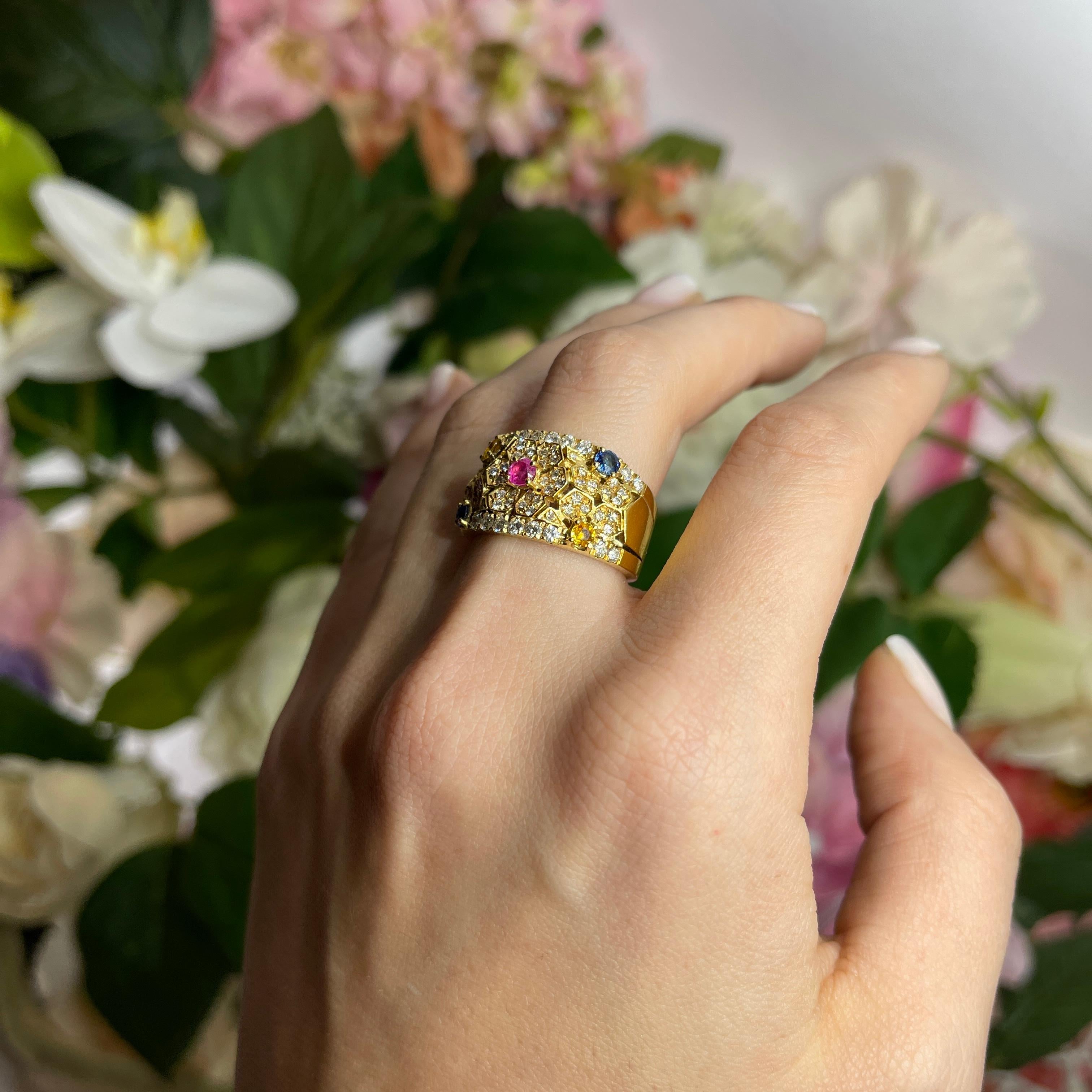 18kt Yellow Gold Band Ring with Diamond Flowers and Colored Sapphires For Sale 5