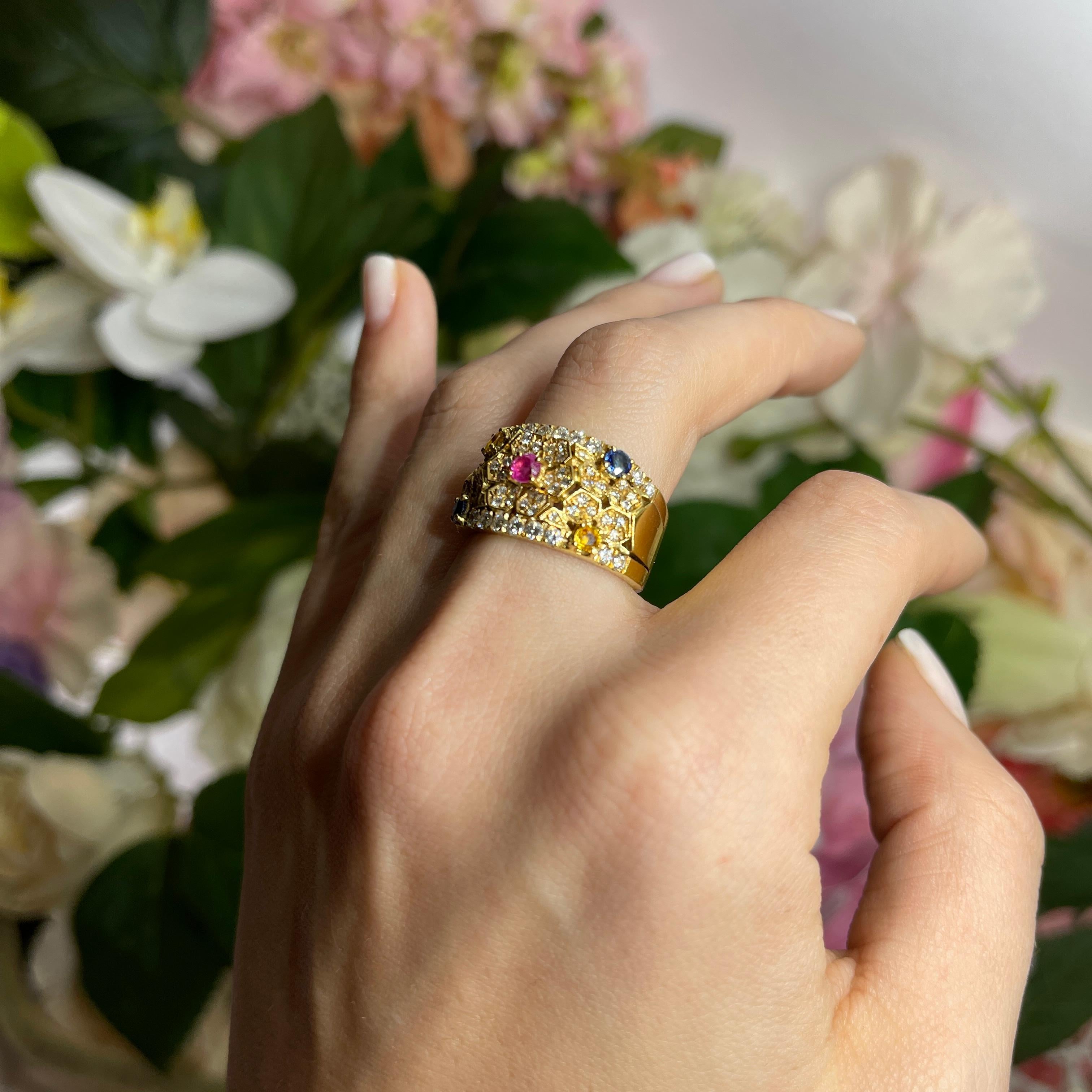 18kt Yellow Gold Band Ring with Diamond Flowers and Colored Sapphires For Sale 4