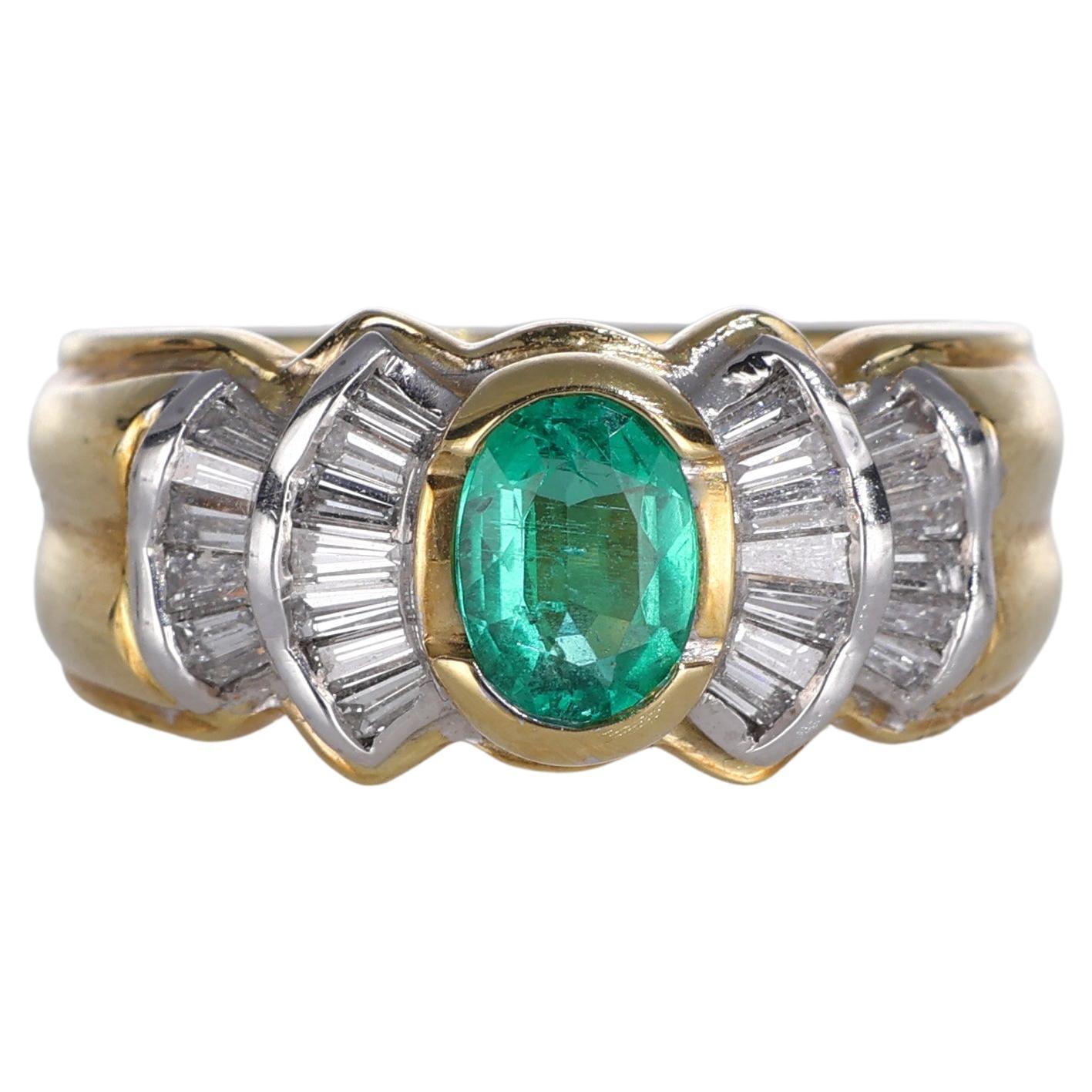 18kt Yellow Gold Band Ring with Emerald and Carre-Cut Diamonds
