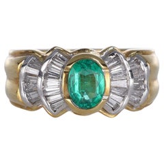 18kt Yellow Gold Band Ring with Emerald and Carre-Cut Diamonds