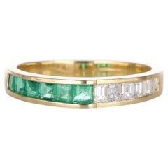 18kt Yellow Gold Band Ring with Emerald and Diamond Baguettes
