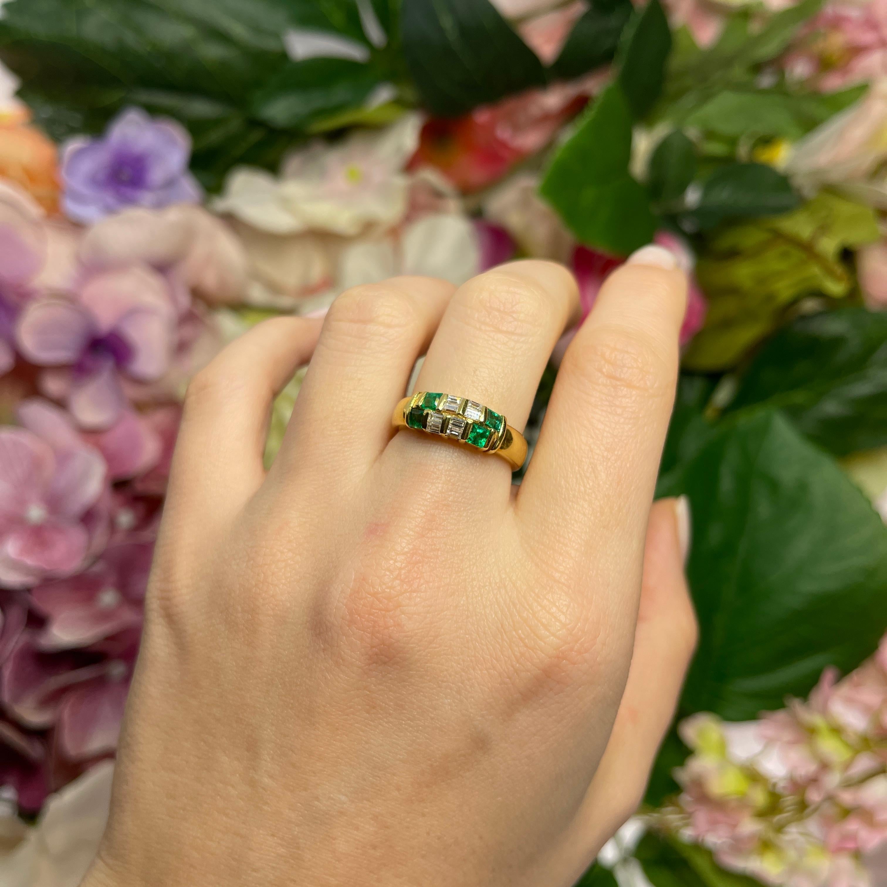 18kt Yellow Gold Band Ring with Emeralds and Diamonds For Sale 2