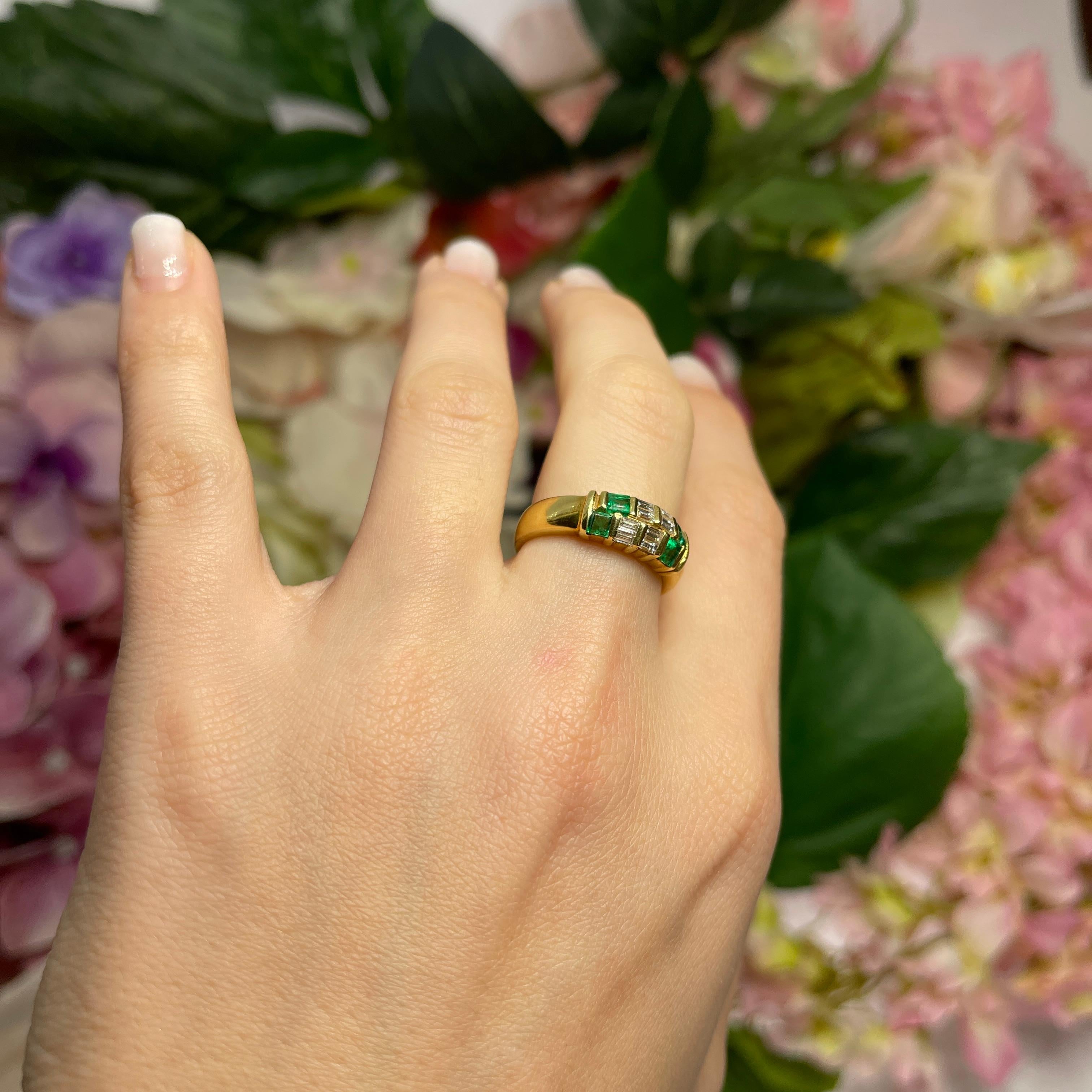 18kt Yellow Gold Band Ring with Emeralds and Diamonds For Sale 4