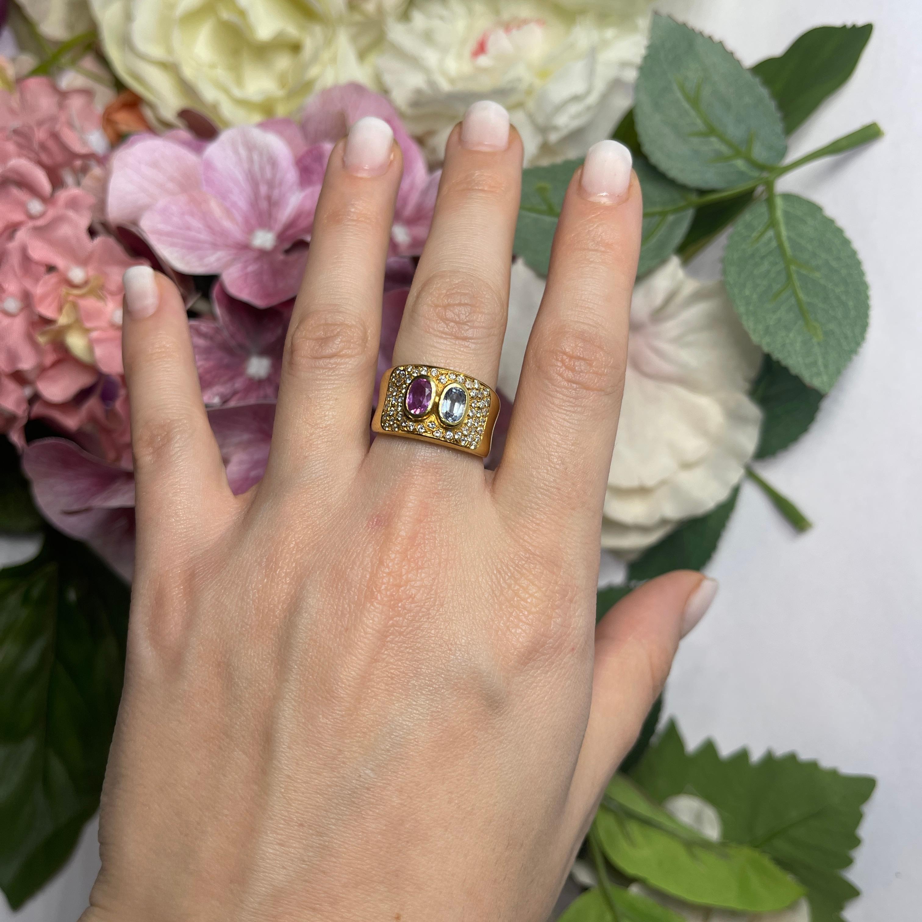18kt Yellow Gold Band Ring with Natural Diamonds and Tourmalines For Sale 1