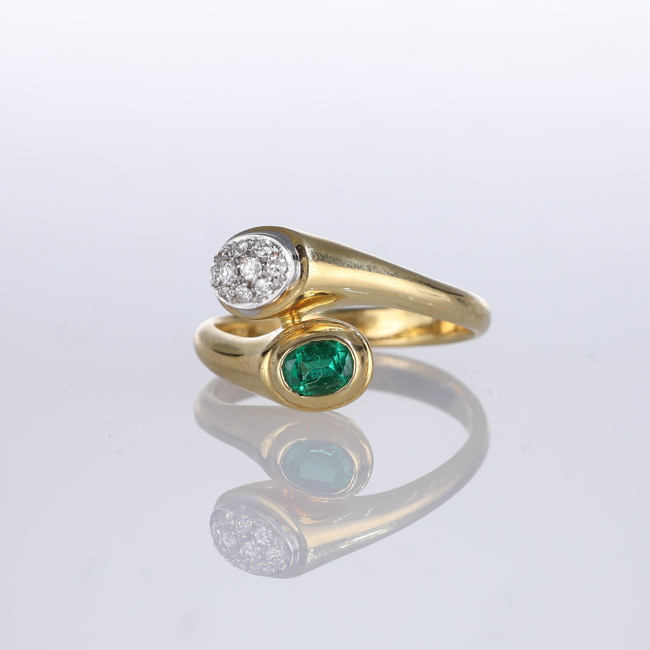IMPORTANT NOTE:
✔ No additional costs will be added to this order.
✔ Shipping and customs duties are fully covered by us.
--------------------
Elegant and timeless, this 18kt yellow gold band ring features a striking oval emerald and a cluster of