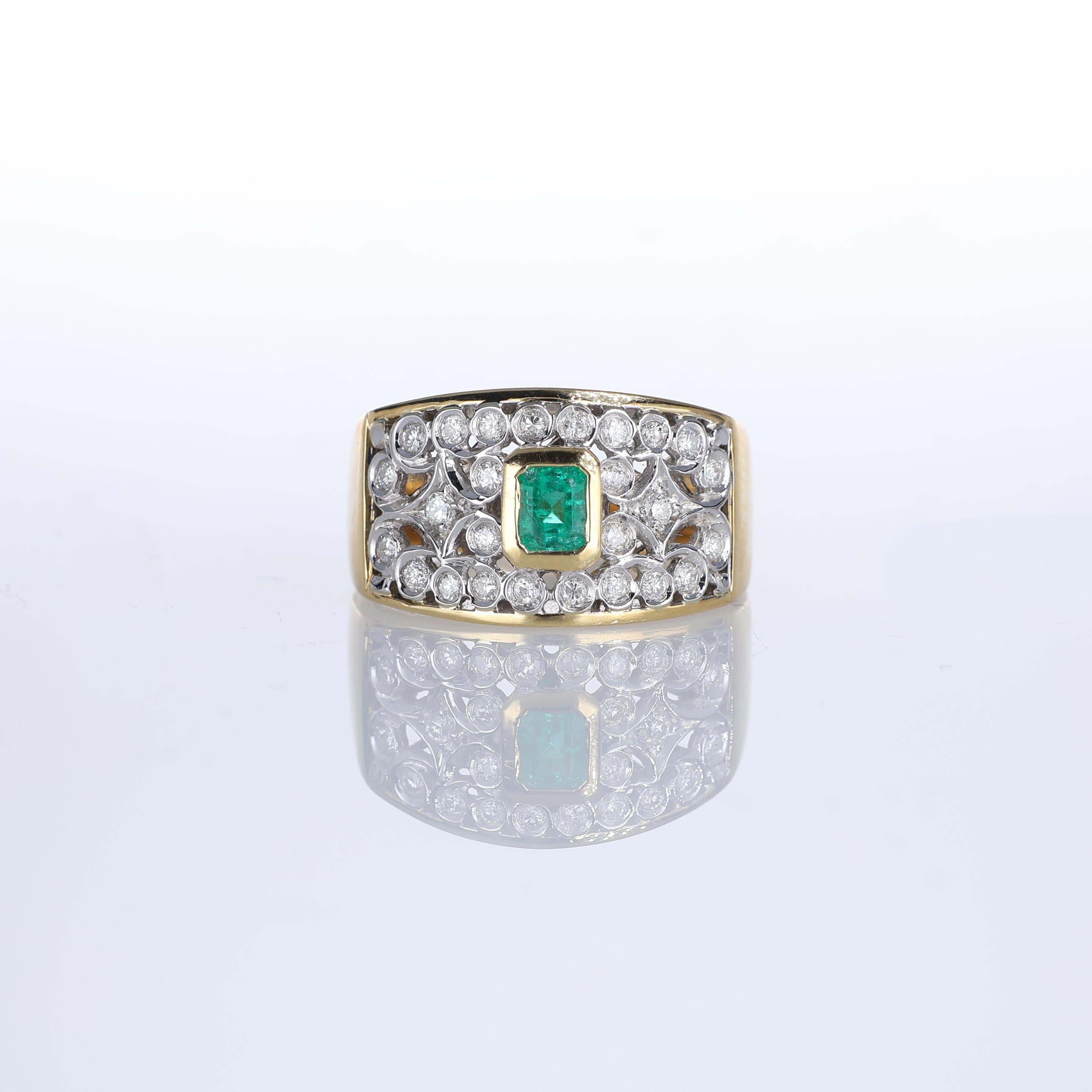 IMPORTANT NOTE:
✔ No additional costs will be added to this order.
✔ Shipping and customs duties are fully covered by us.
--------------------
An elegant 18kt yellow gold band ring featuring a central rectangular emerald surrounded by a sparkling