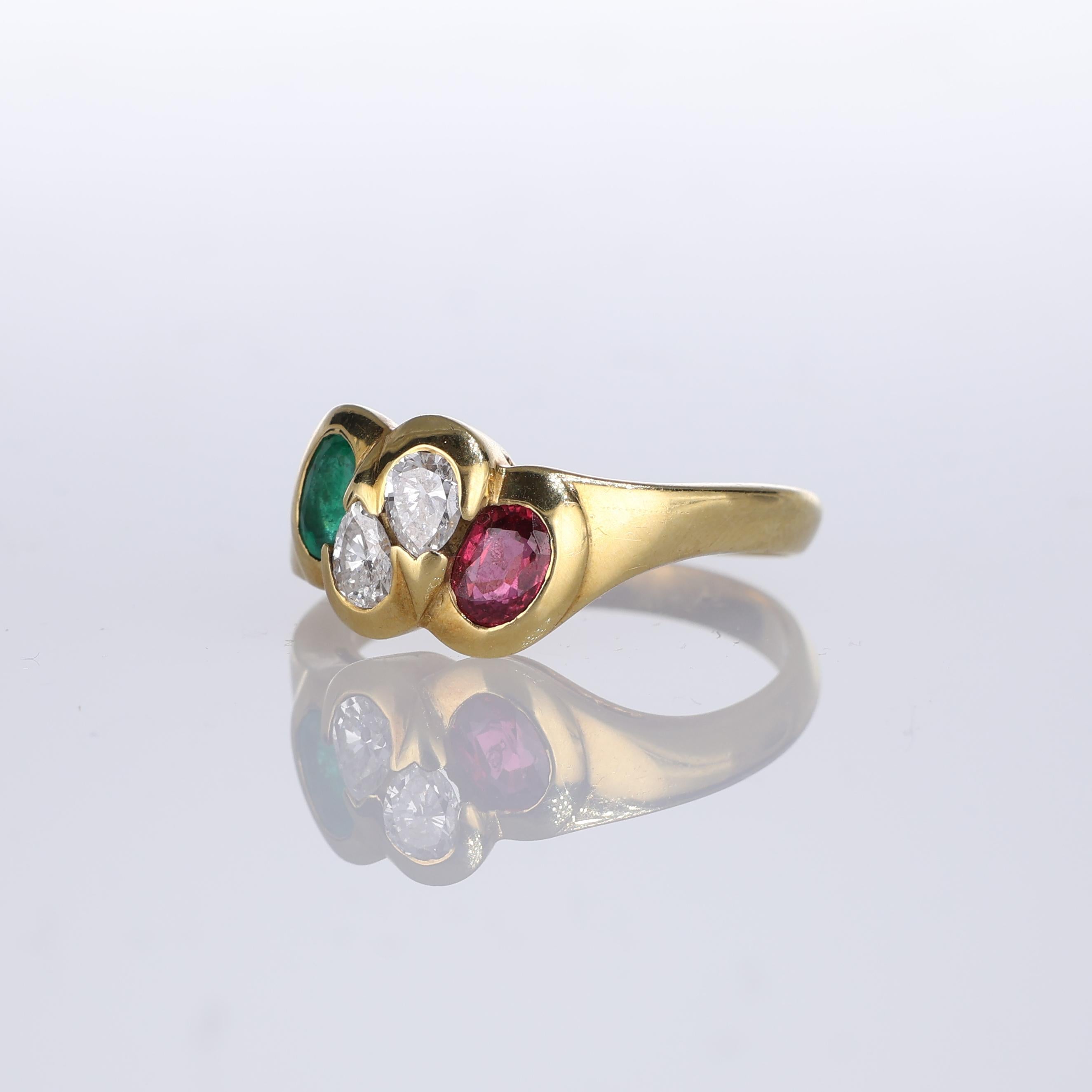 18kt Yellow Gold Band Ring with Rubies, Emeralds, and Pear-Cut Diamonds In New Condition For Sale In Bergamo, BG