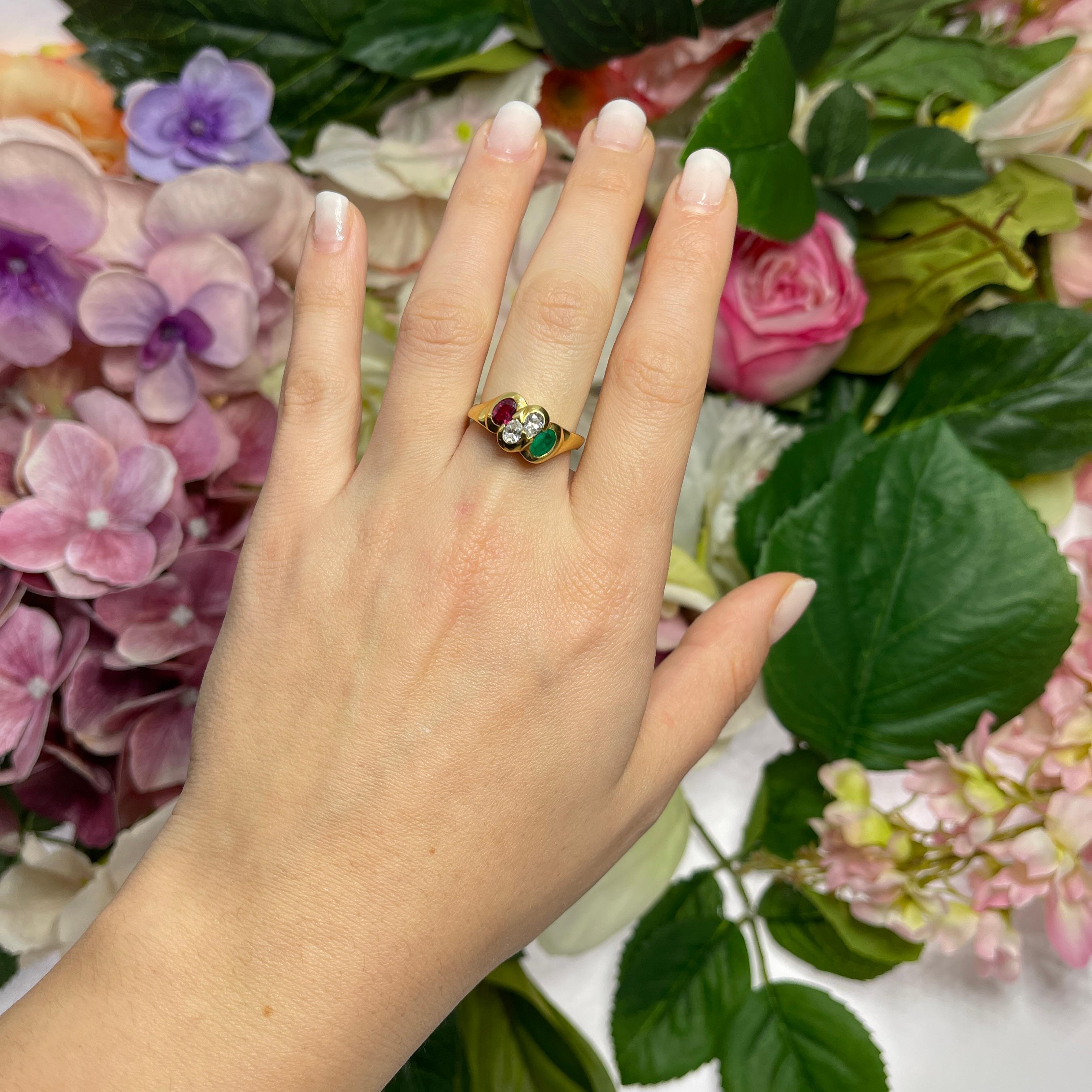 18kt Yellow Gold Band Ring with Rubies, Emeralds, and Pear-Cut Diamonds For Sale 1