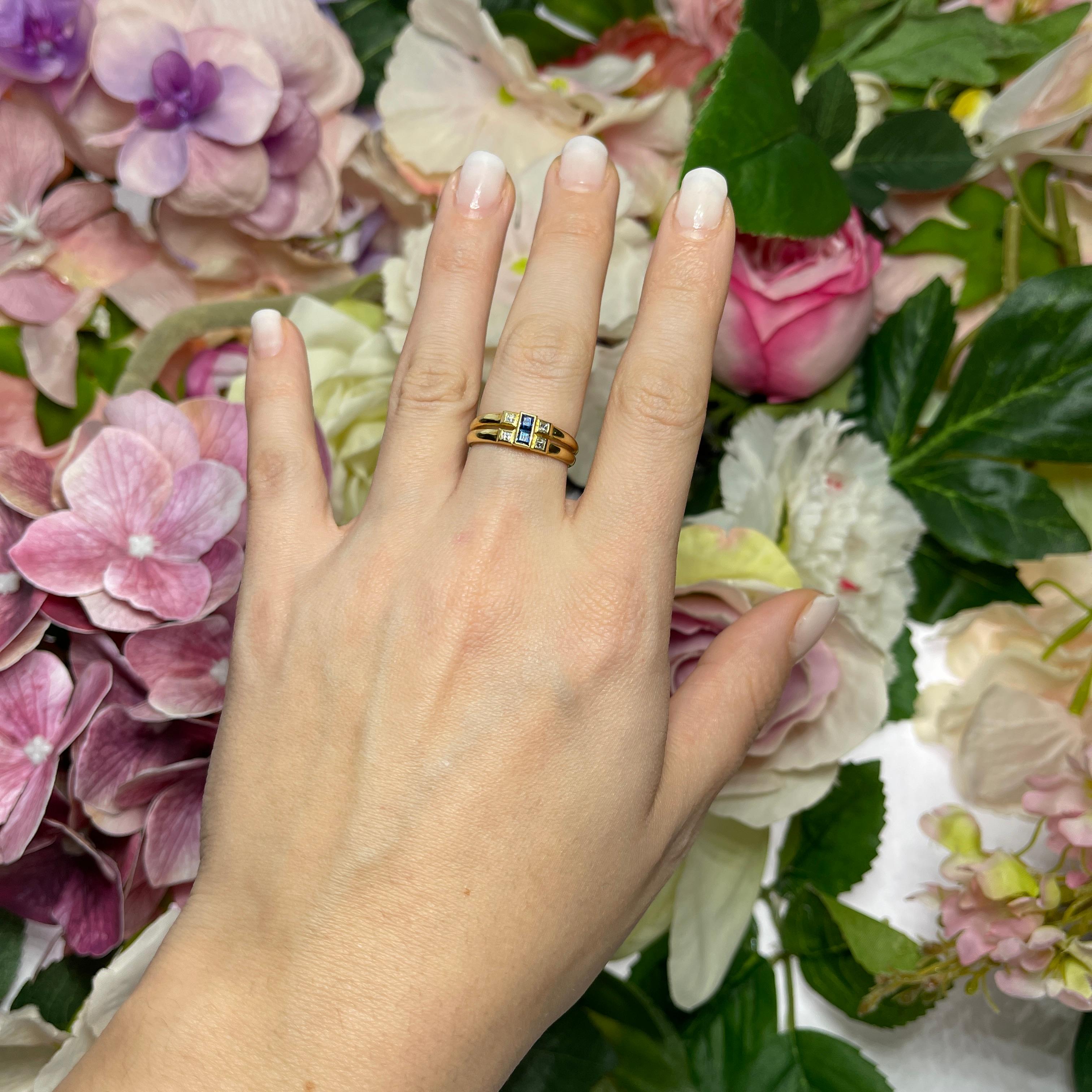 18kt Yellow Gold Band Ring with Sapphire and Diamonds For Sale 1