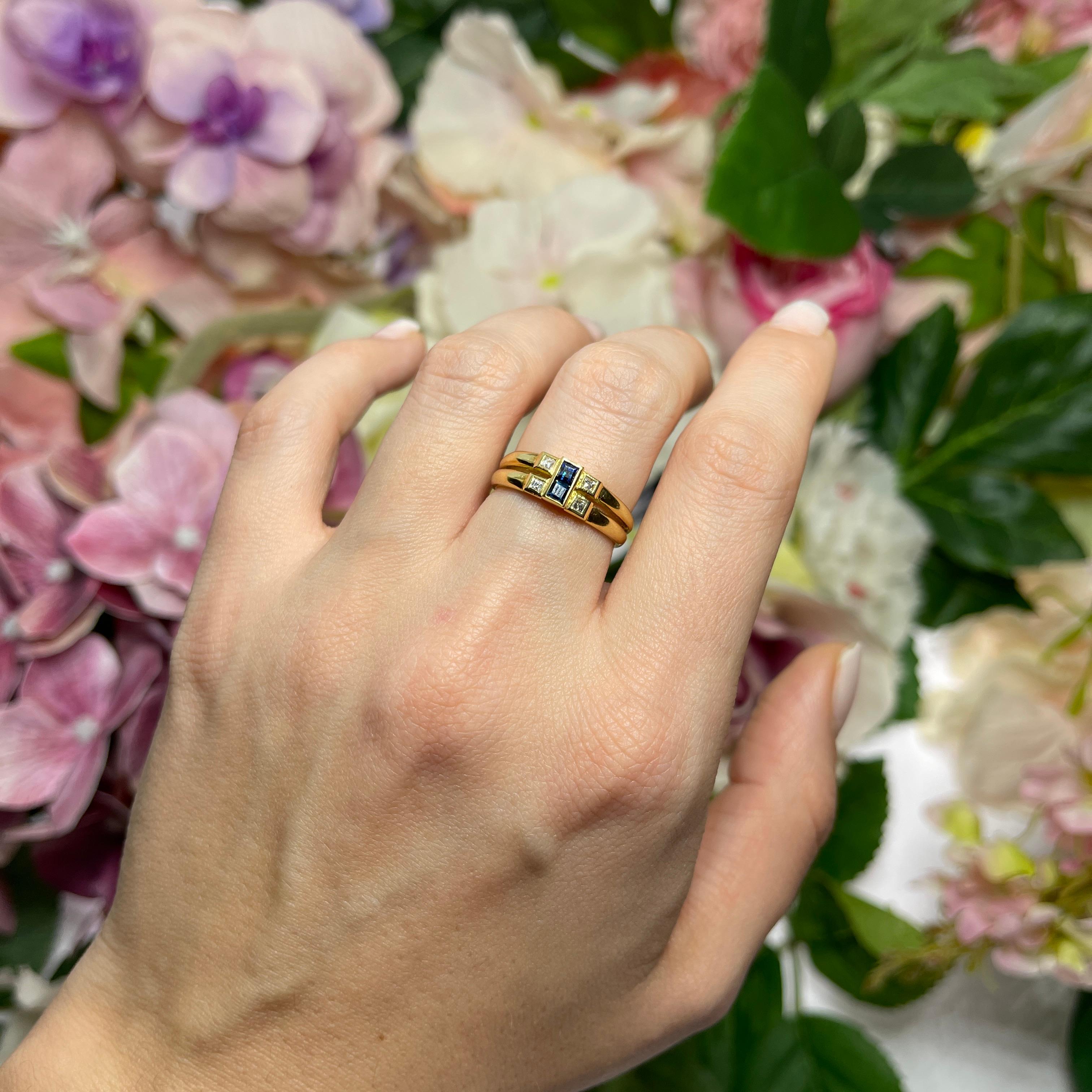 18kt Yellow Gold Band Ring with Sapphire and Diamonds For Sale 2