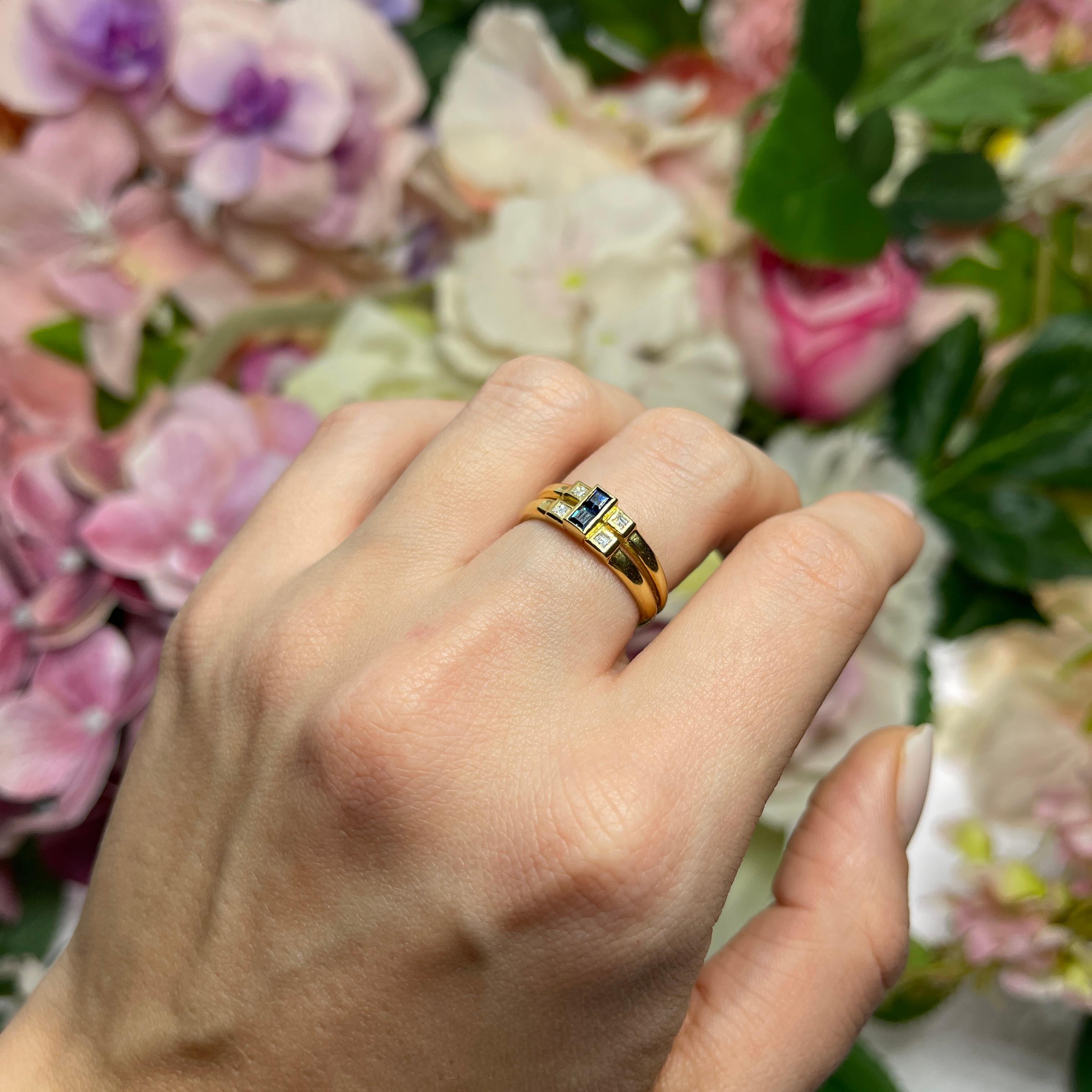 18kt Yellow Gold Band Ring with Sapphire and Diamonds For Sale 3