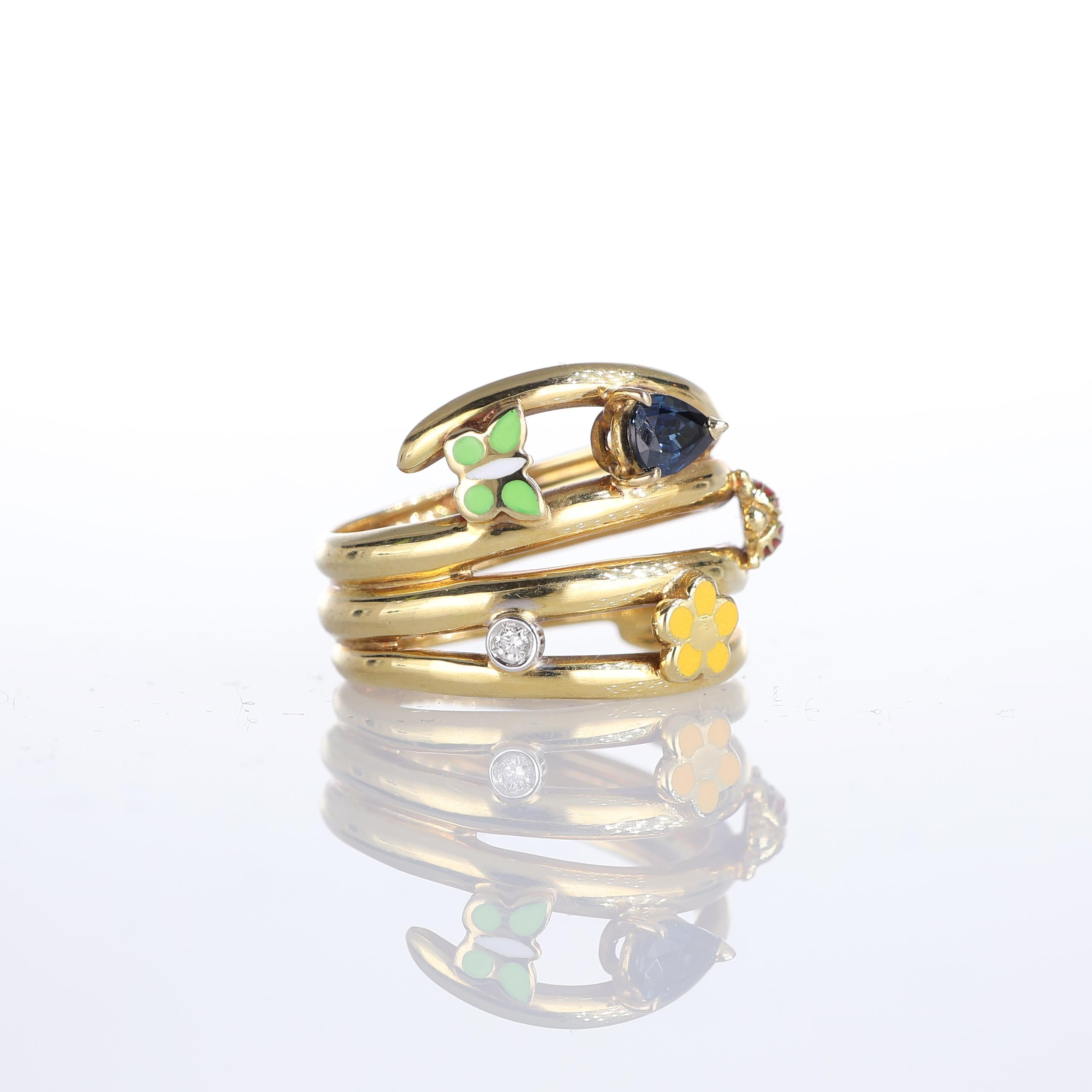 18kt Yellow Gold Band Ring with Sapphire, Enamel Butterfly, Ladybug, and Flower In New Condition For Sale In Bergamo, BG