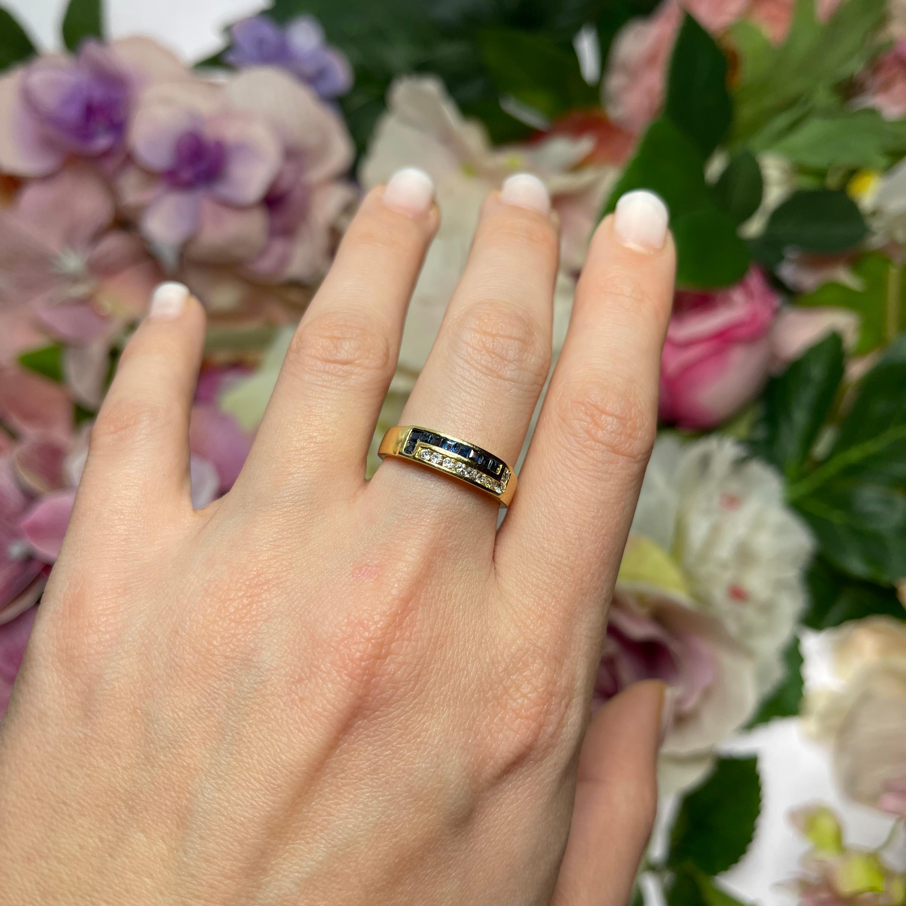 18kt Yellow Gold Band Ring with Sapphires and Diamonds For Sale 4