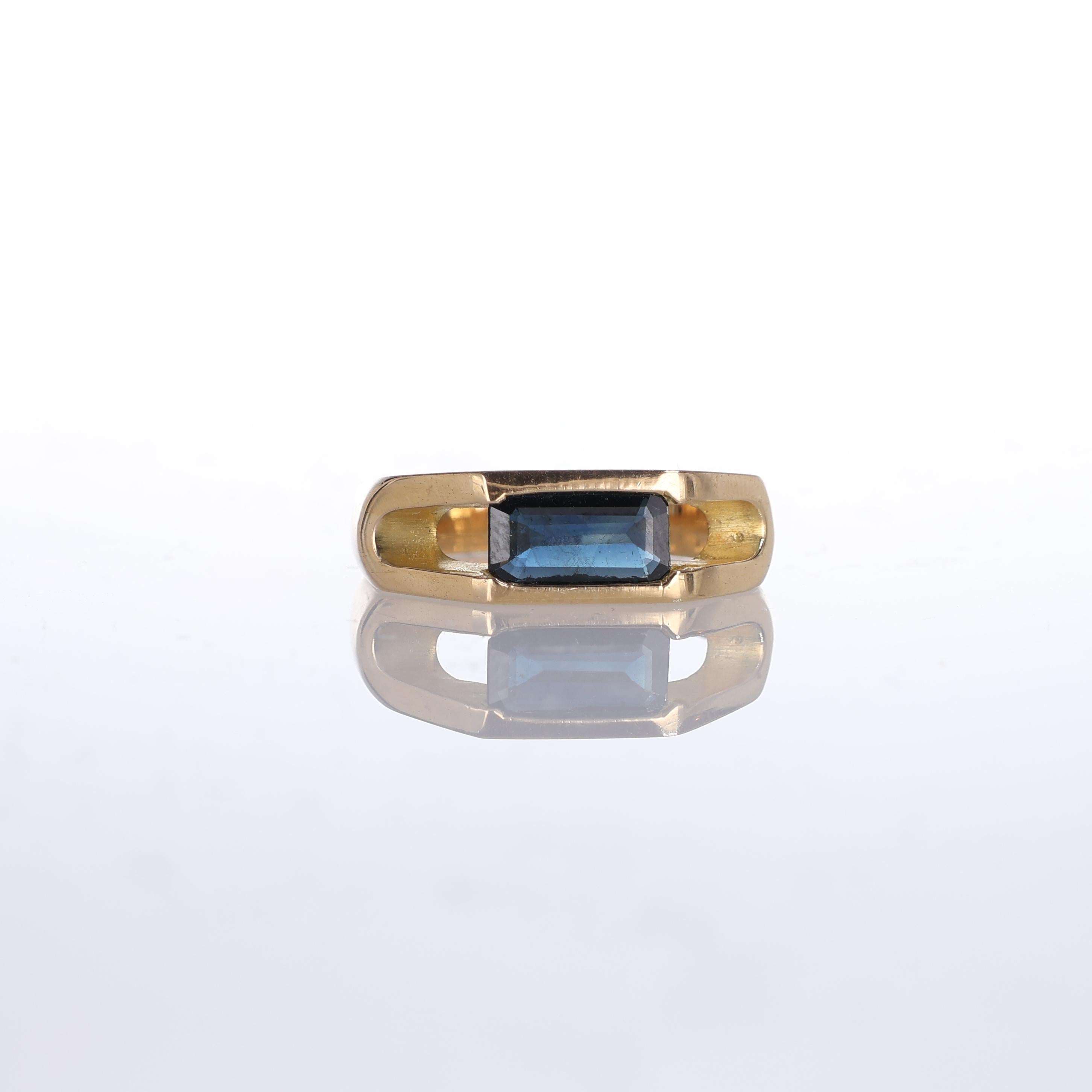 IMPORTANT NOTE:
✔ No additional costs will be added to this order.
✔ Shipping and customs duties are fully covered by us.
--------------------
A sophisticated band ring crafted in 18kt yellow gold, featuring a central square-cut sapphire weighing