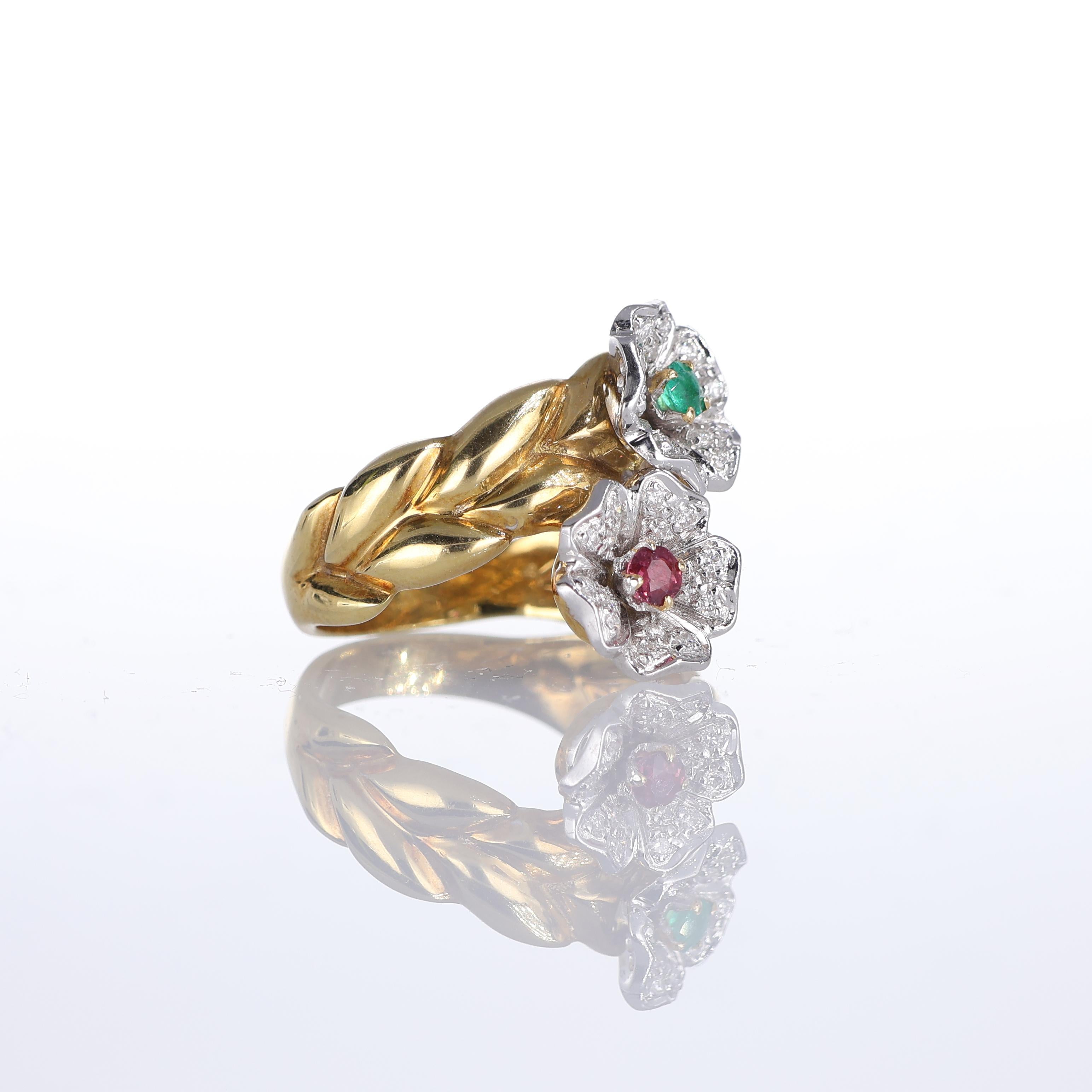 Brilliant Cut 18kt Yellow Gold Band Ring with Tourmaline Flowers and Diamonds For Sale