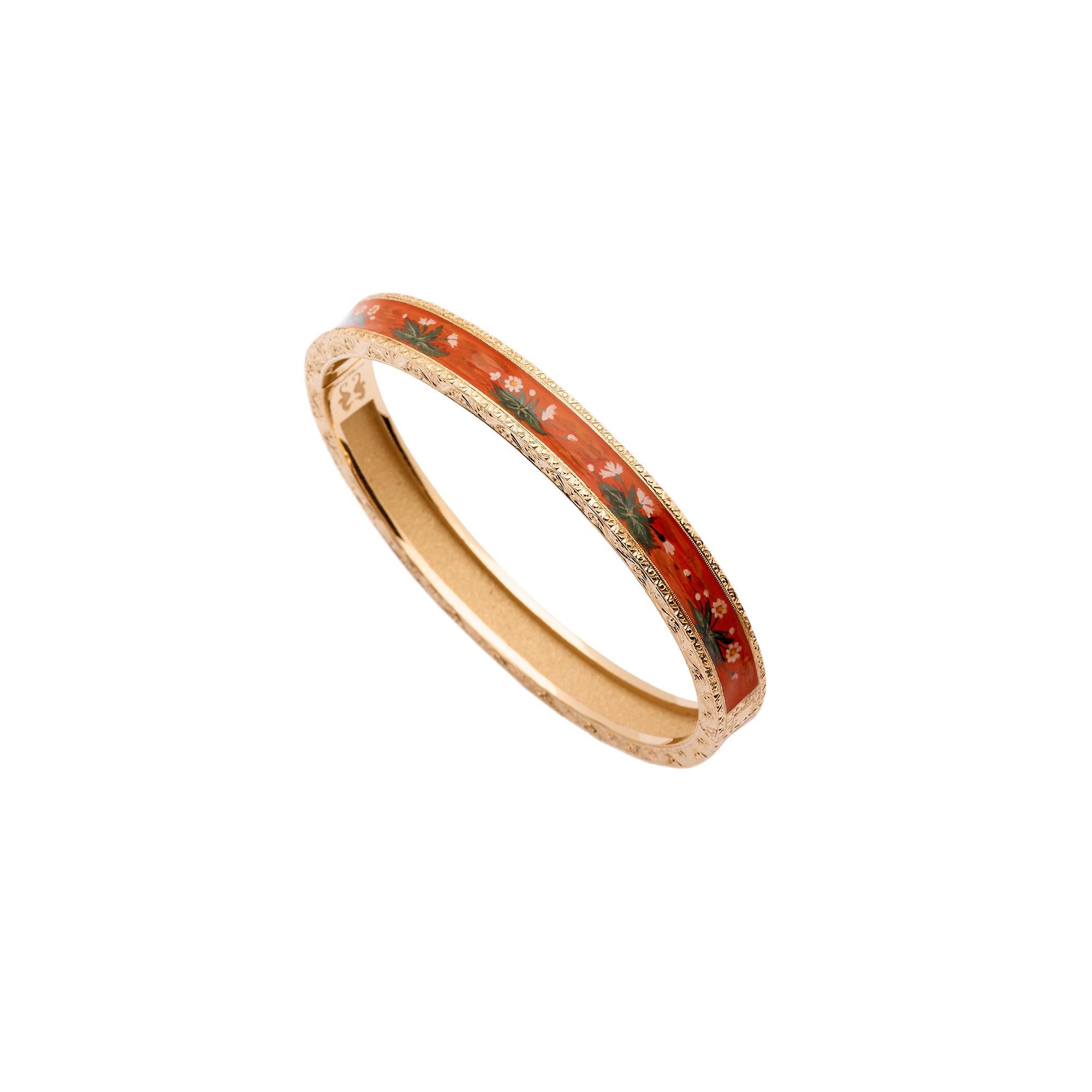 Women's 18kt yellow gold bangle, engraved painted in miniature and enamelled by hand For Sale