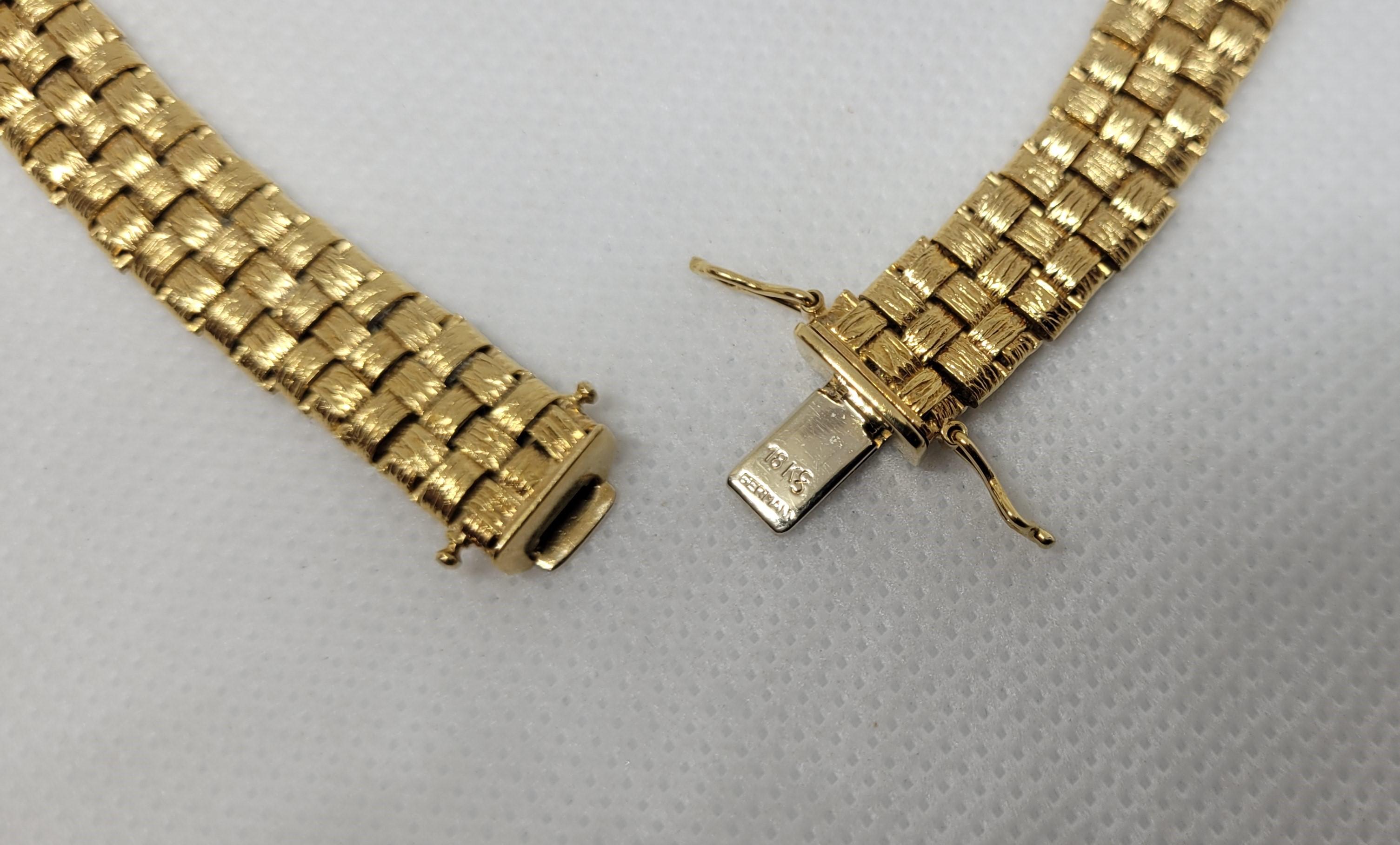 18kt Yellow Gold Basket Weave Texture Design Necklace 45.6 gr, Germany 10mm Wide In Good Condition In San Diego, CA