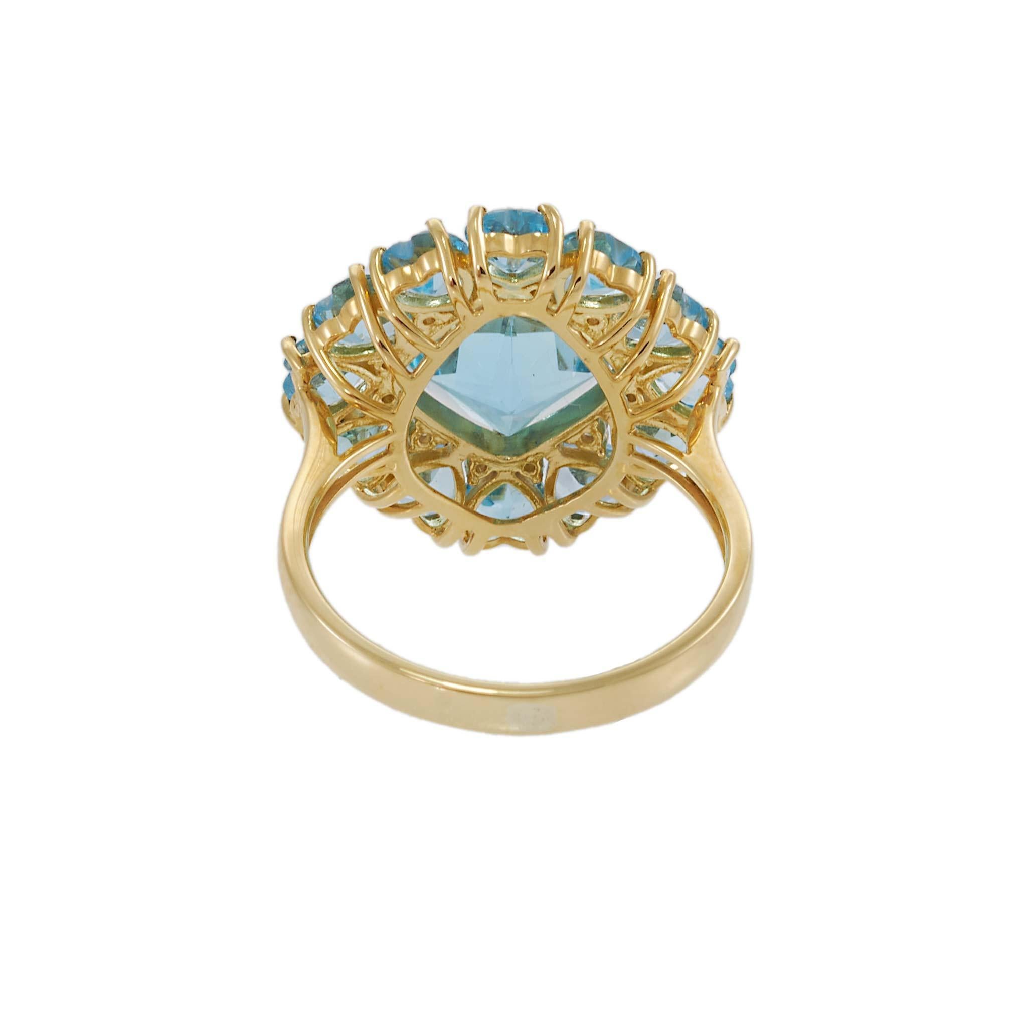 18KT Yellow Gold Blue Topaz & Diamond Cluster Ring in vendita 2