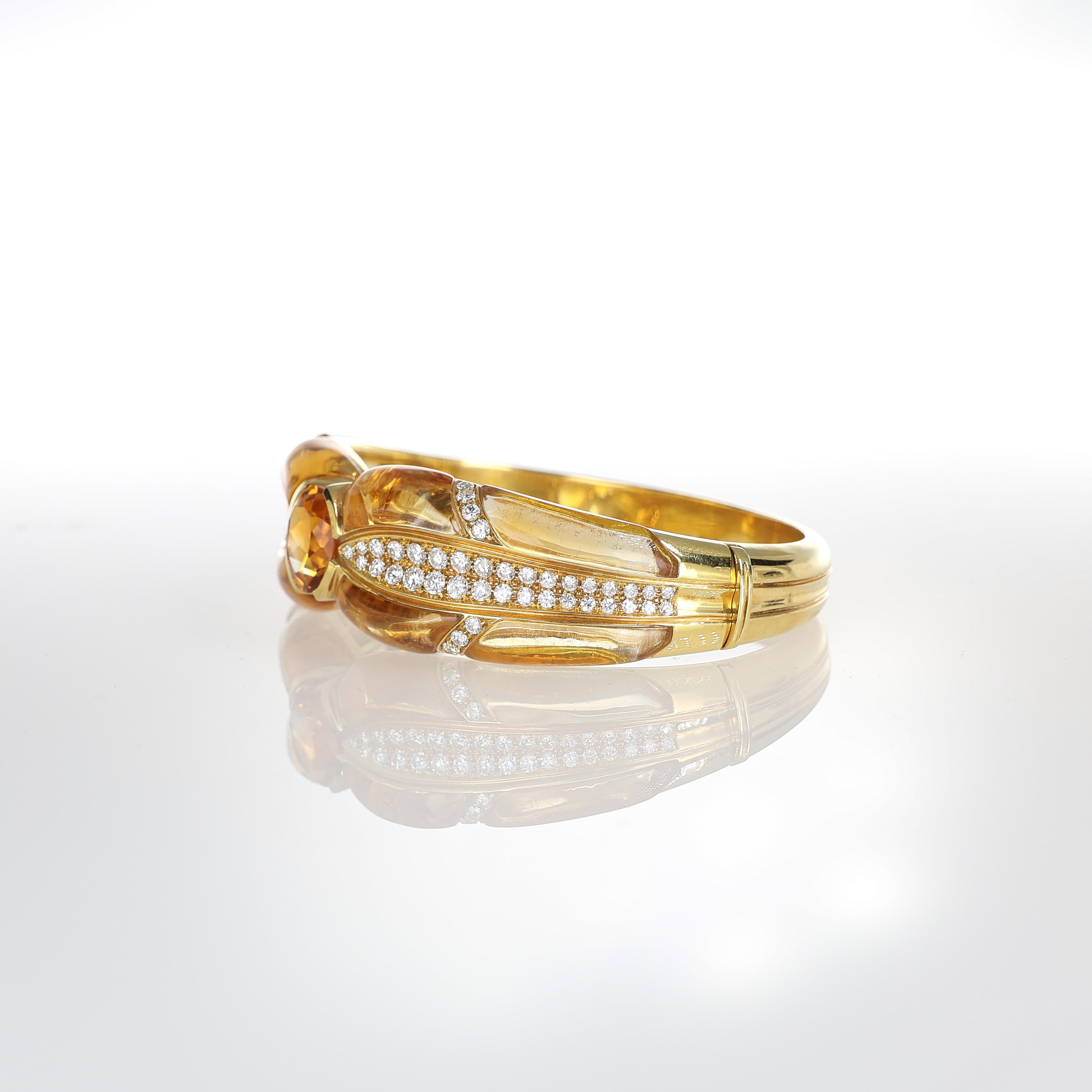 18kt Yellow Gold Bow Motif Rigid Bracelet with Yellow Topaz and Diamonds In New Condition For Sale In Bergamo, BG