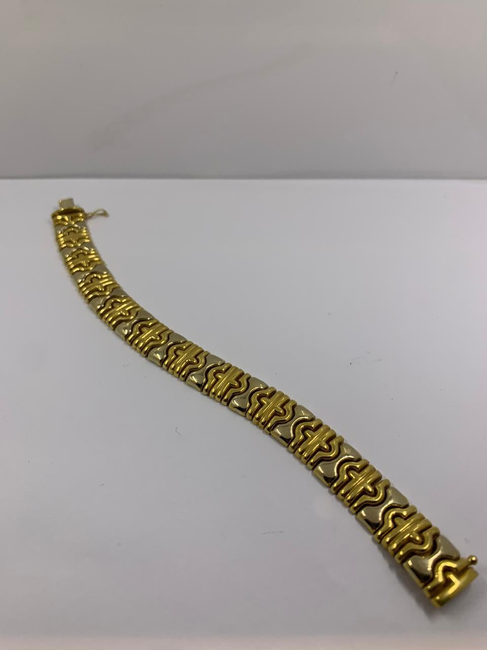 18 Karat Yellow Gold Bracelet, 34.4 Grams In New Condition For Sale In Wilmington, DE