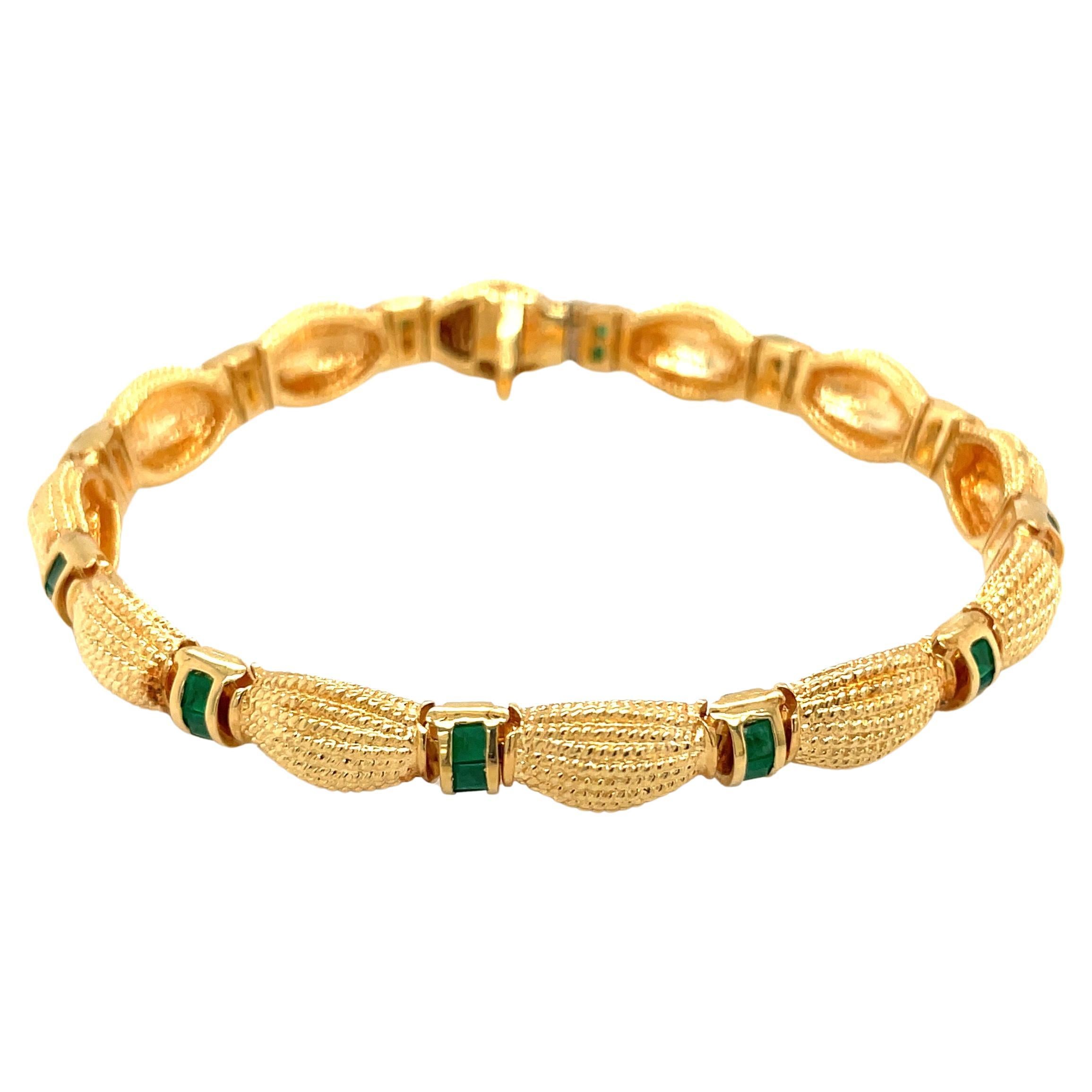 18KT Yellow Gold Bracelet with 2.88cts Emeralds For Sale