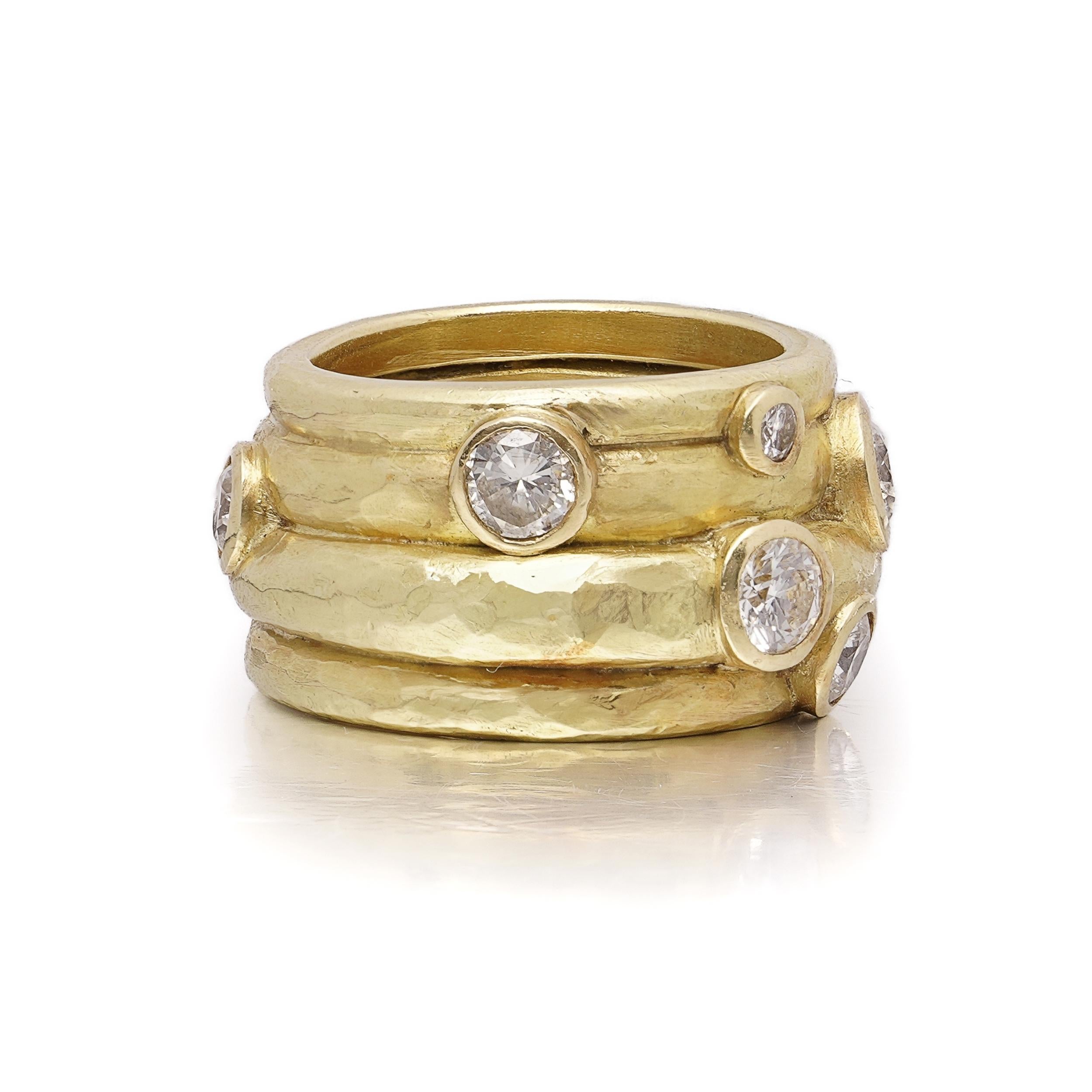 Taglio brillante Anello a fascia con diamante a bolla in oro giallo 18kt, 2,24ct in vendita