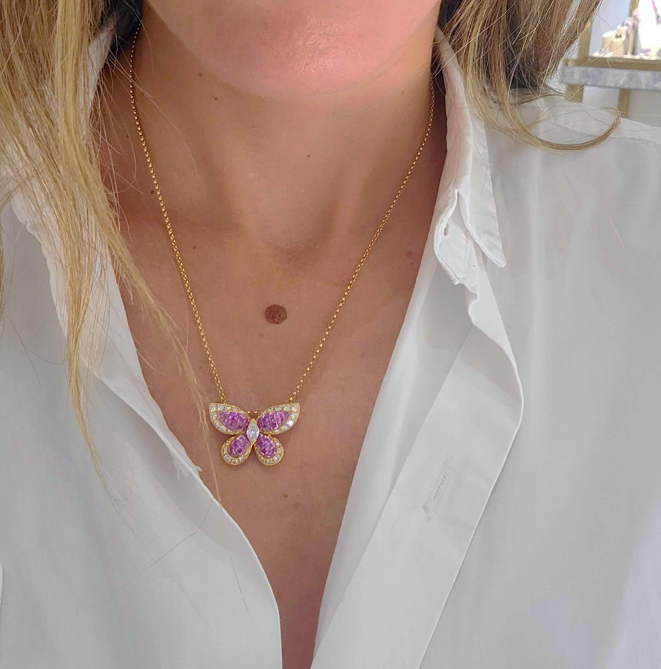 18 Karat Gold Butterfly Pendant Invisibly Set with 5.53 Carat Pink Sapphires In New Condition For Sale In New York, NY