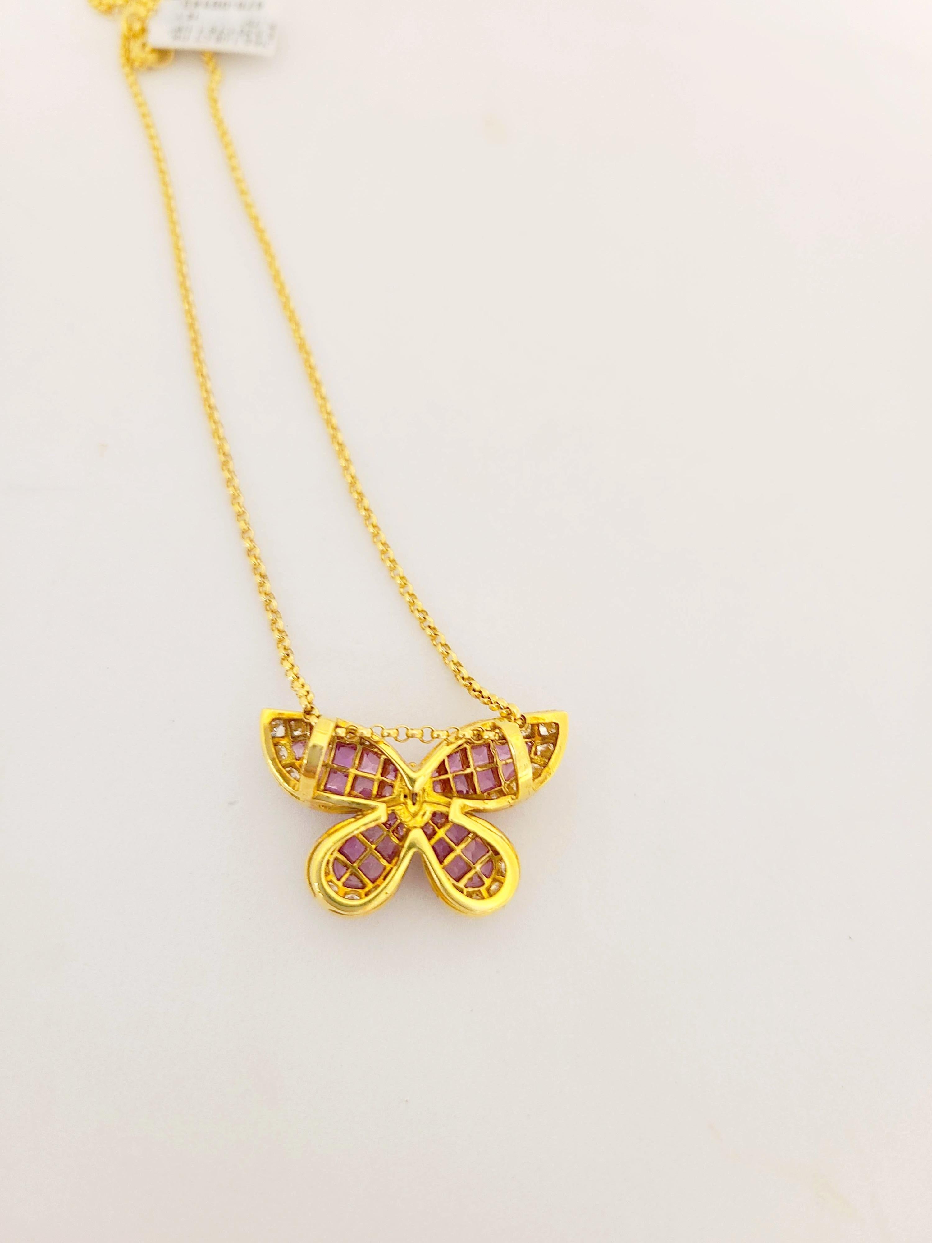 Women's or Men's 18 Karat Gold Butterfly Pendant Invisibly Set with 5.53 Carat Pink Sapphires For Sale