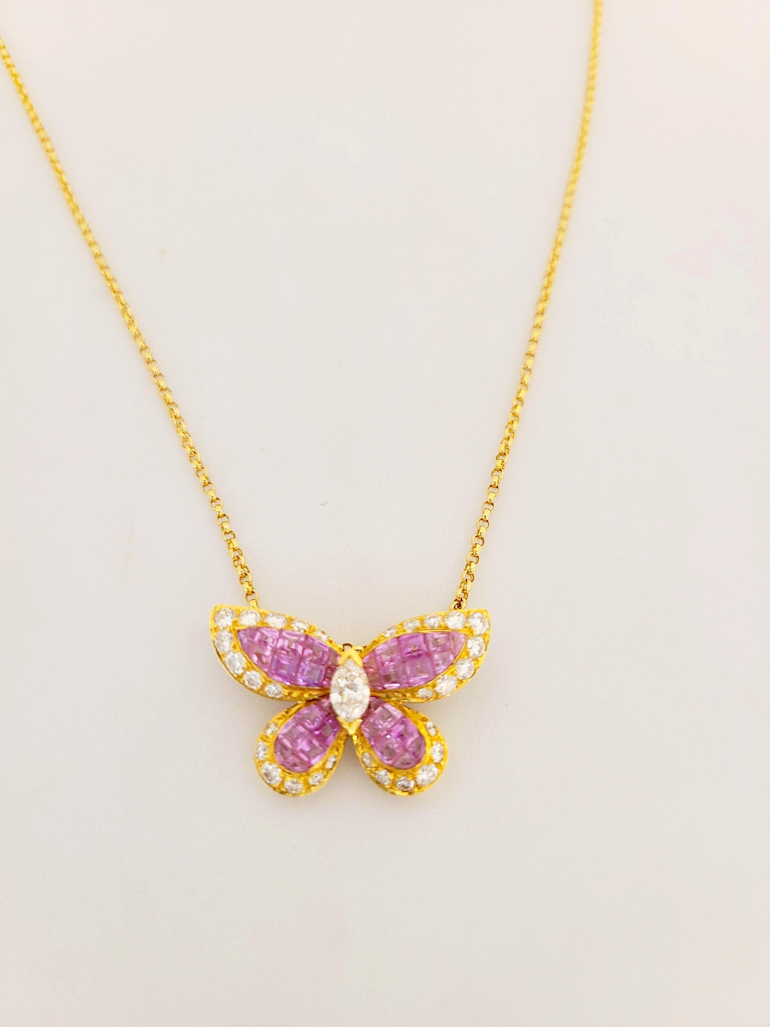 18 Karat Gold Butterfly Pendant Invisibly Set with 5.53 Carat Pink Sapphires For Sale 1