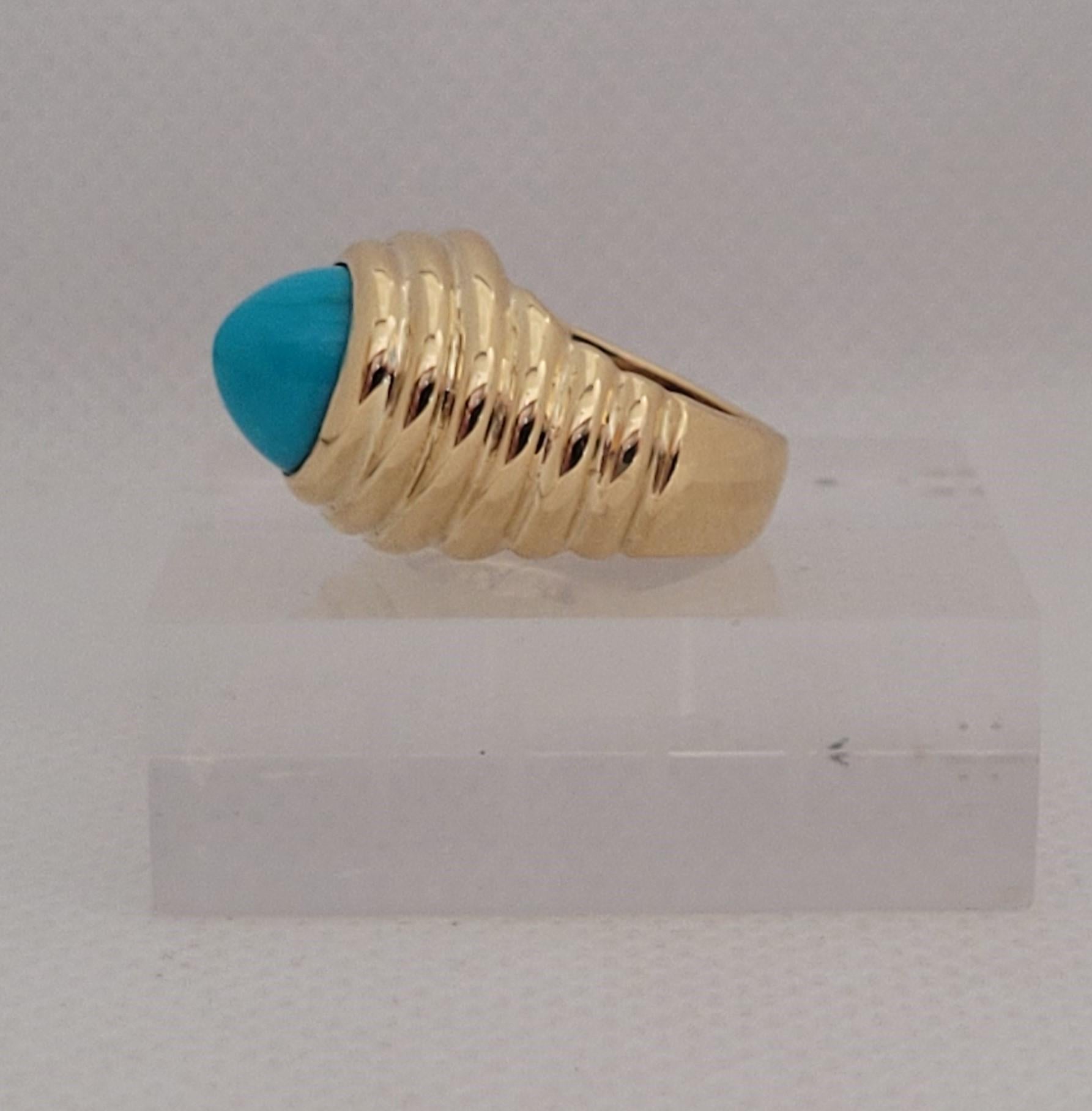Women's 18kt Yellow Gold Cabochon Turquoise Ring, Pinky, Ribbed Dome, Size 3, 10.9 grams For Sale
