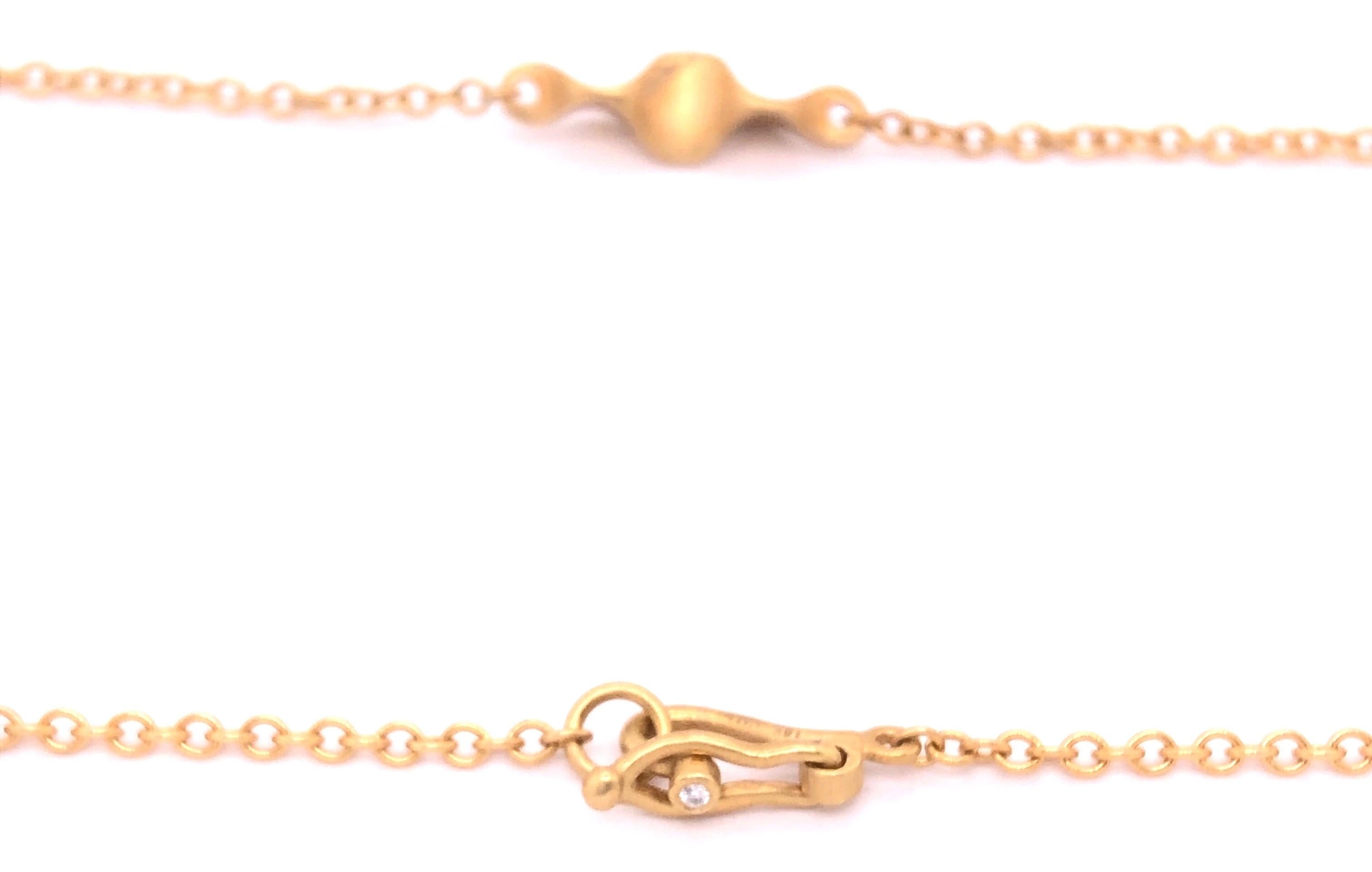 18 Karat Yellow Gold Caleo Chrysoprase Pendant Necklace For Sale 1
