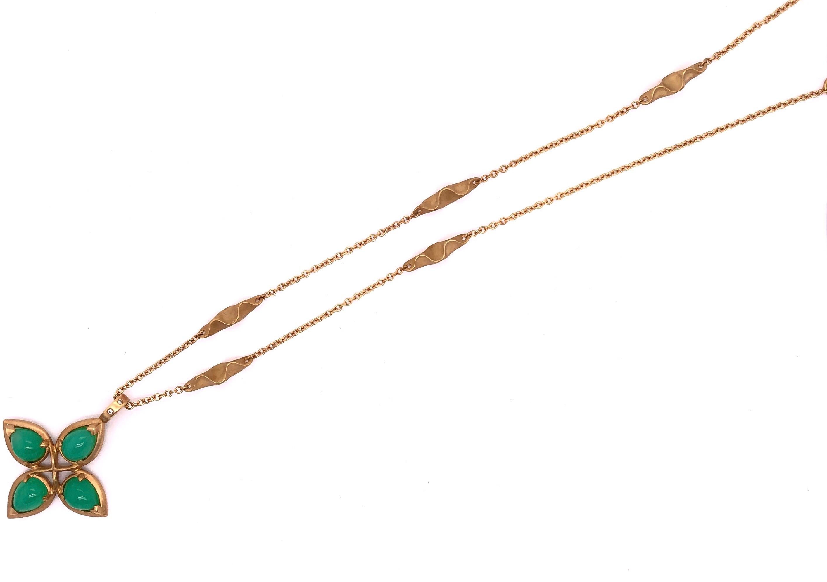 Modern 18 Karat Yellow Gold Caleo Chrysoprase Pendant Necklace For Sale
