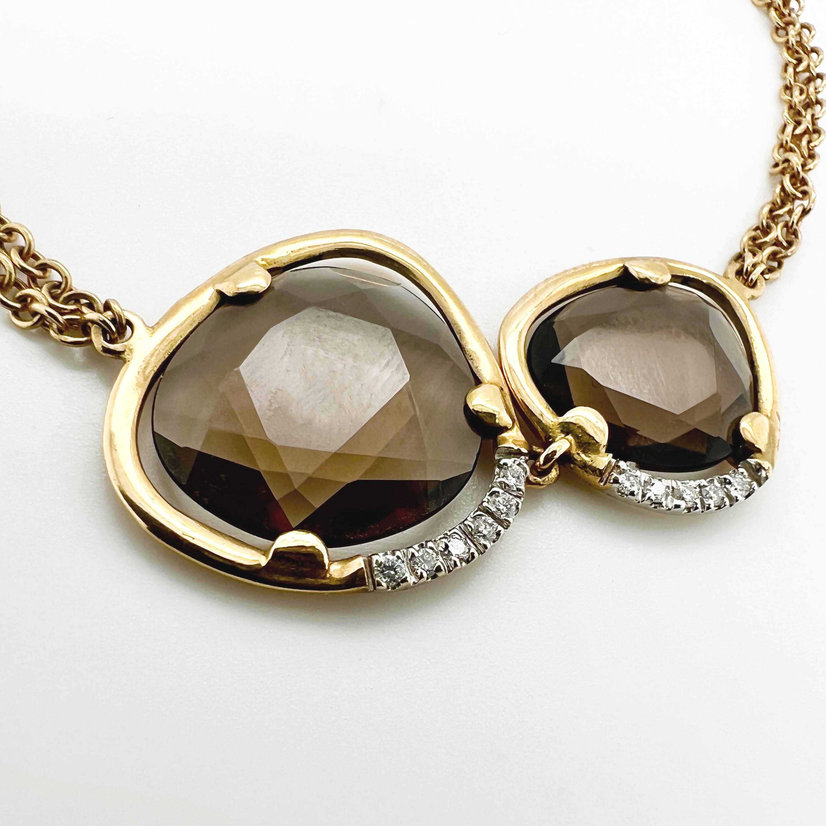 All of our jewellery is made by Italian Artisans to guarantee the Made In Italy manufacturing. 

The 18Kt Yellow Gold Chain Bracelet with Smoky Quartz faceted gems and Diamonds is a beautiful and unique piece of jewelry. Yellow gold has a classic