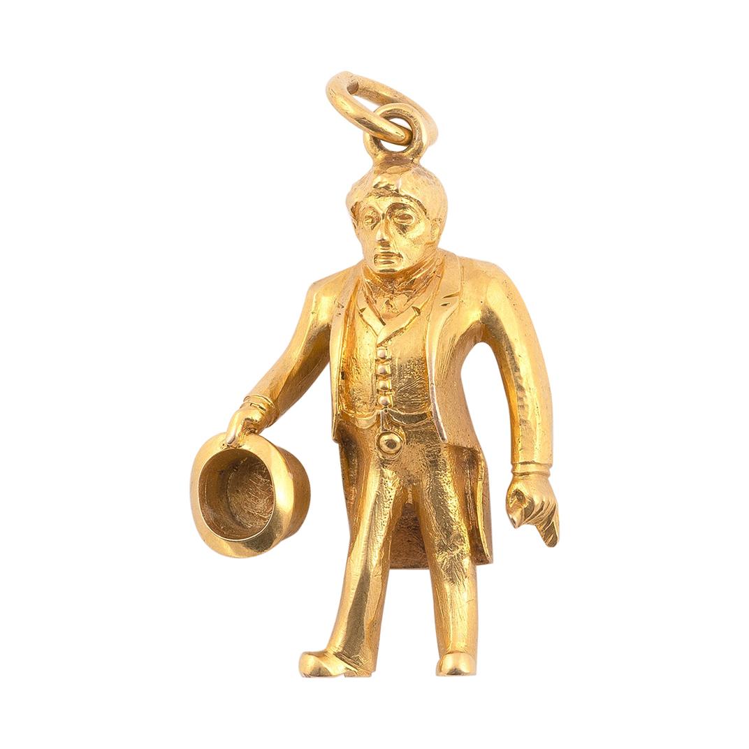 Retro 18kt Yellow Gold Charm Pendant Hunchbacked For Sale