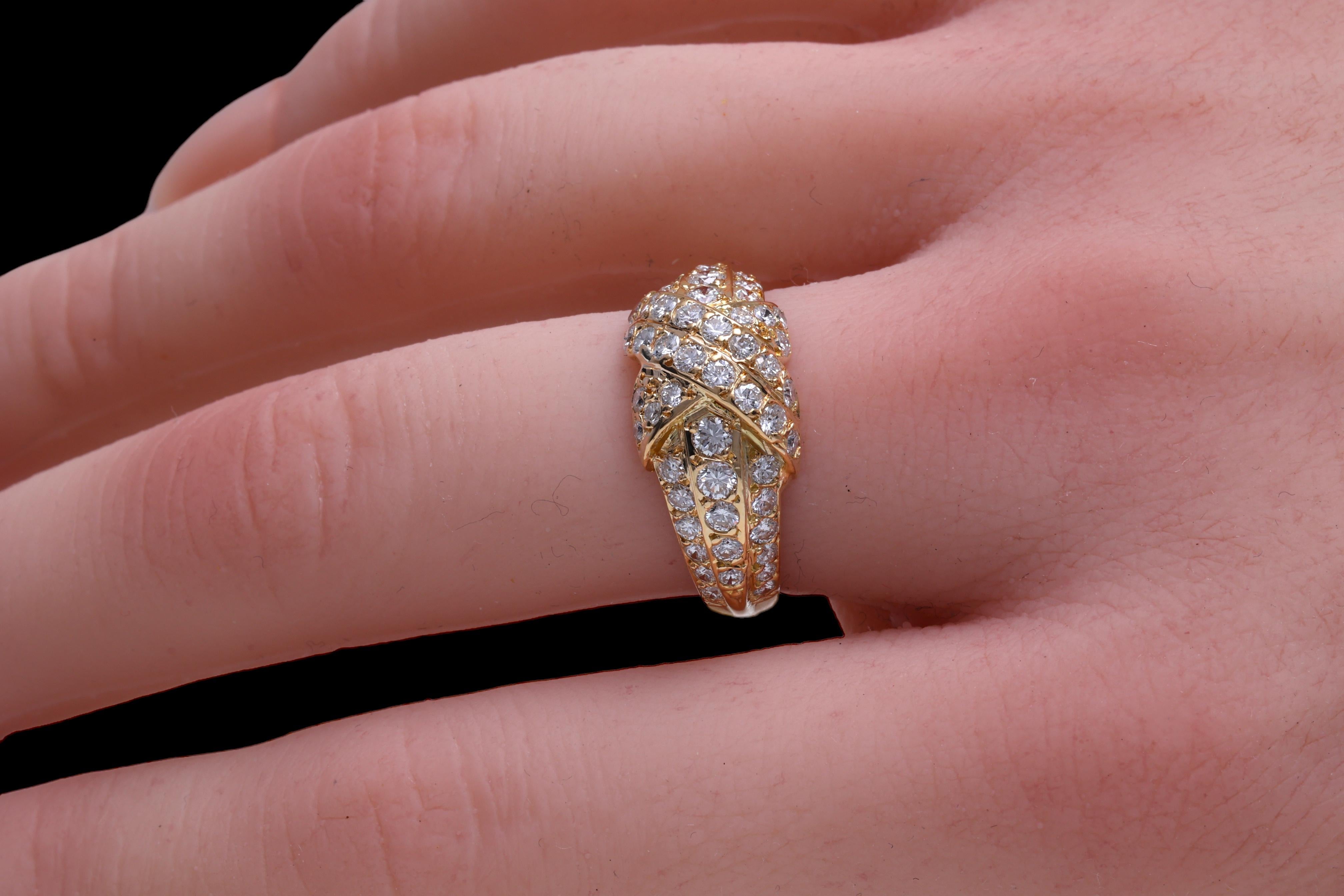 Boucles d'oreilles à clip en or jaune 18kt serties de Together 1.64 ct. Diamants en vente 8