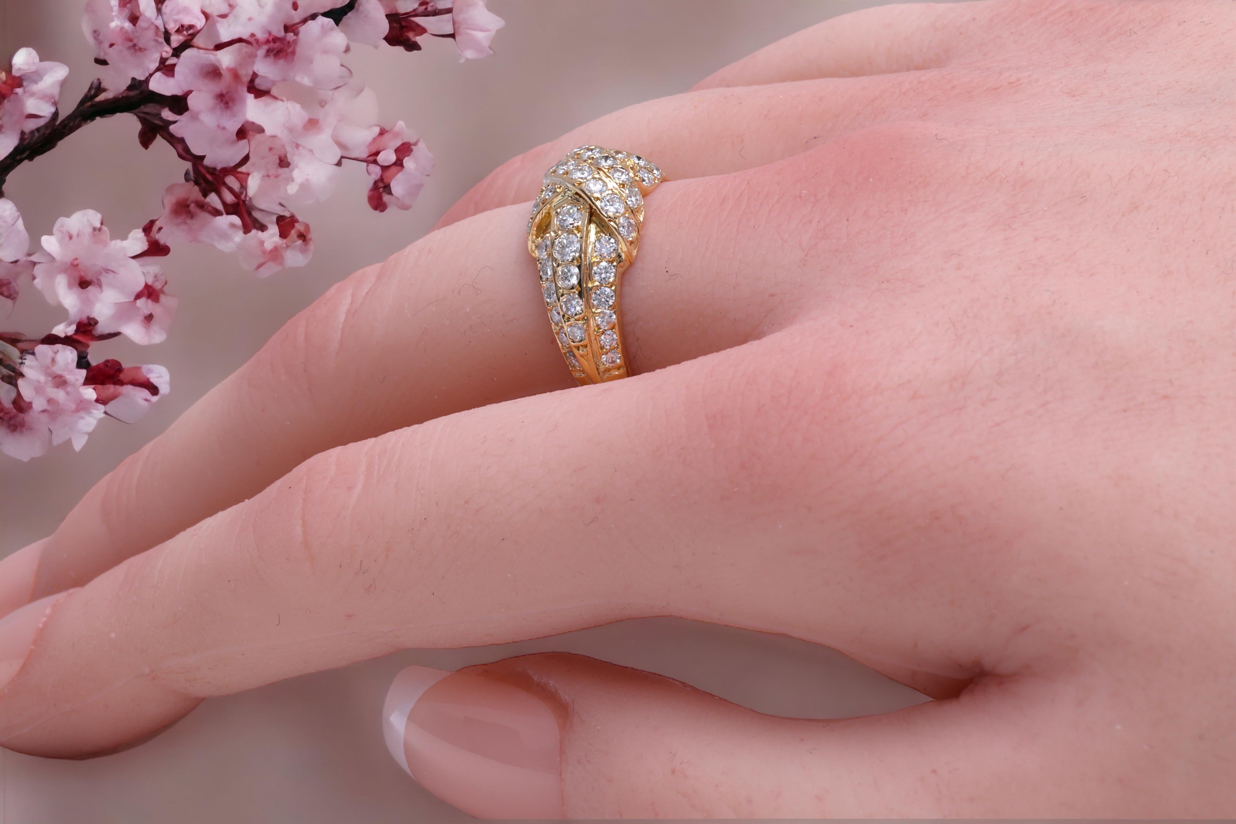 Boucles d'oreilles à clip en or jaune 18kt serties de Together 1.64 ct. Diamants en vente 10