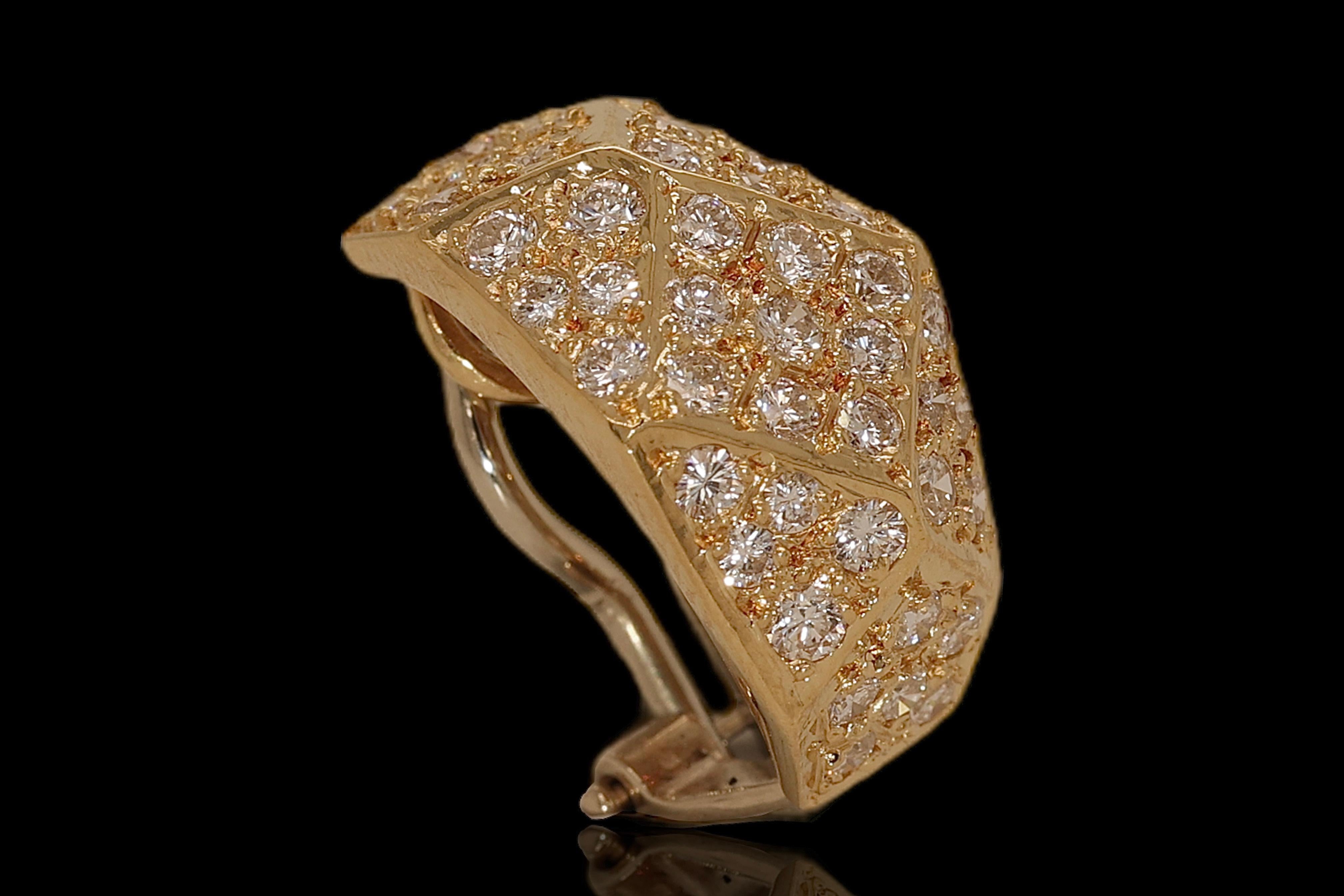 Boucles d'oreilles à clip en or jaune 18kt serties de Together 1.64 ct. Diamants Excellent état - En vente à Antwerp, BE