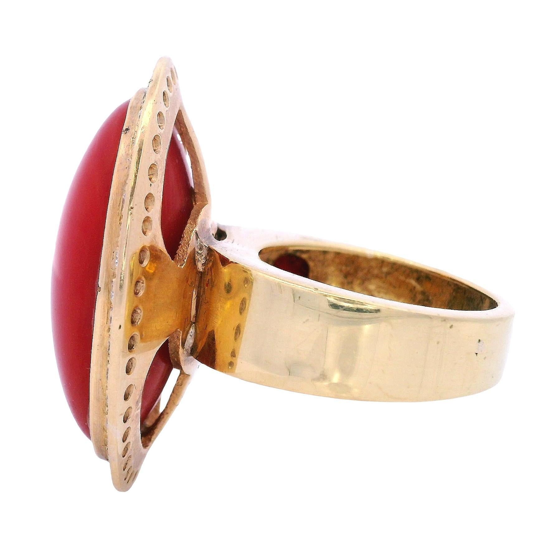 da uomo o donna Anello Coctkail in oro giallo 18kt con corallo rosso e diamanti in vendita