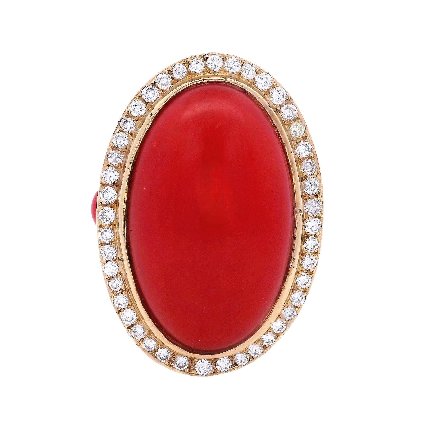 18kt yellow Gold Coctkail Ring with Red Coral
Diamonds