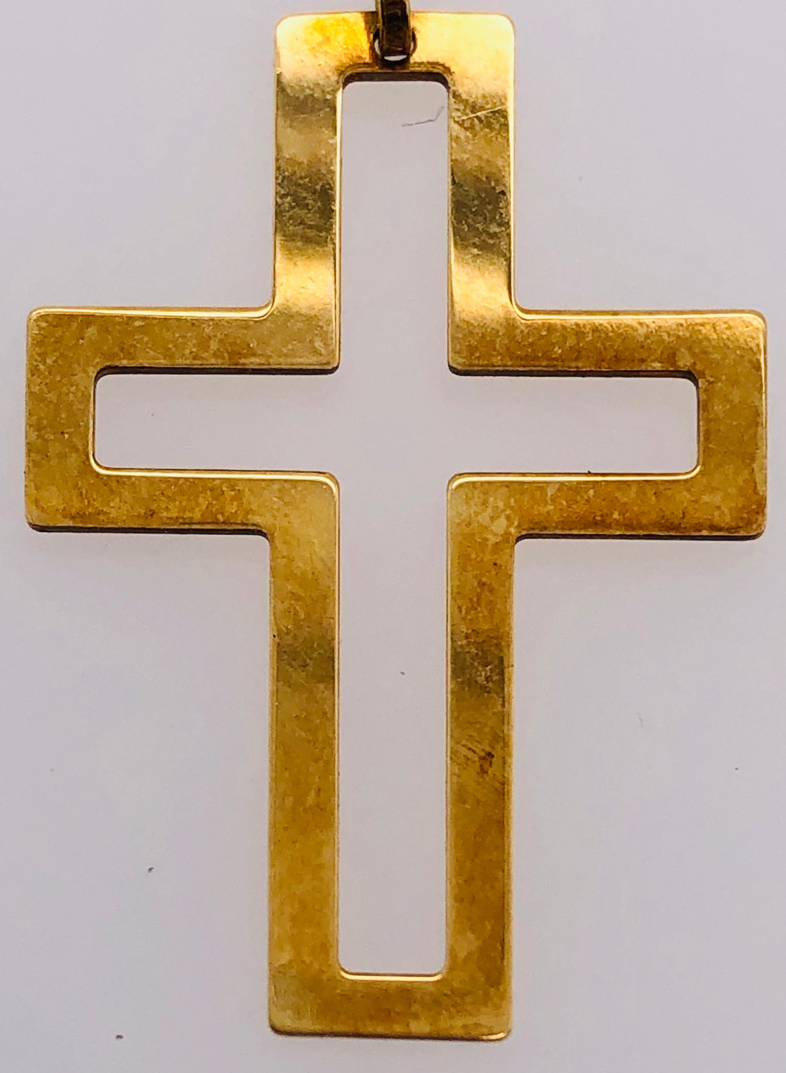 18Kt Yellow Gold Cross / Religious Pendant
1.43 grams total weight 21.5mm by 30.5 mm. 